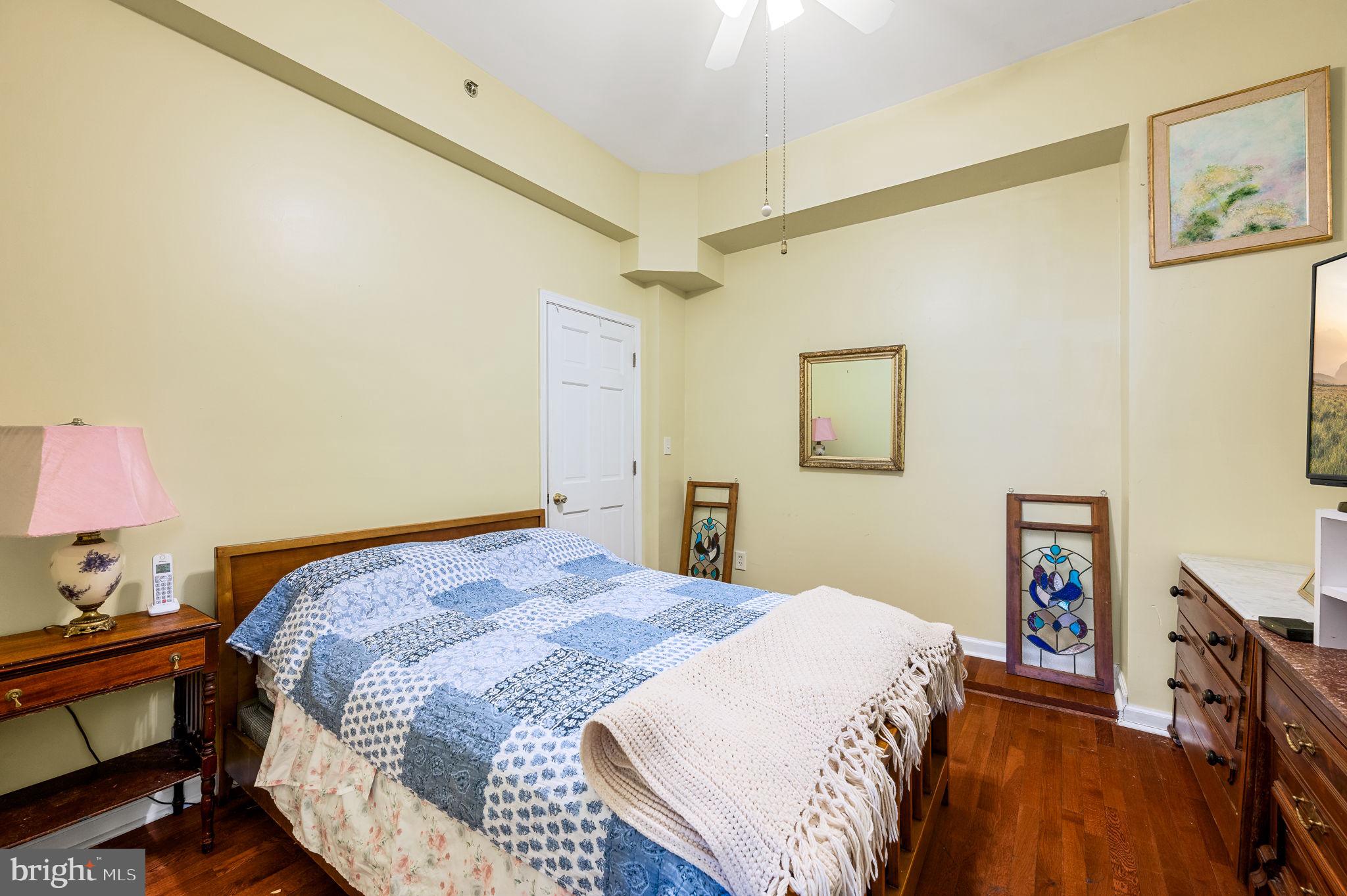 QUEEN VILLAGE - Residential Income