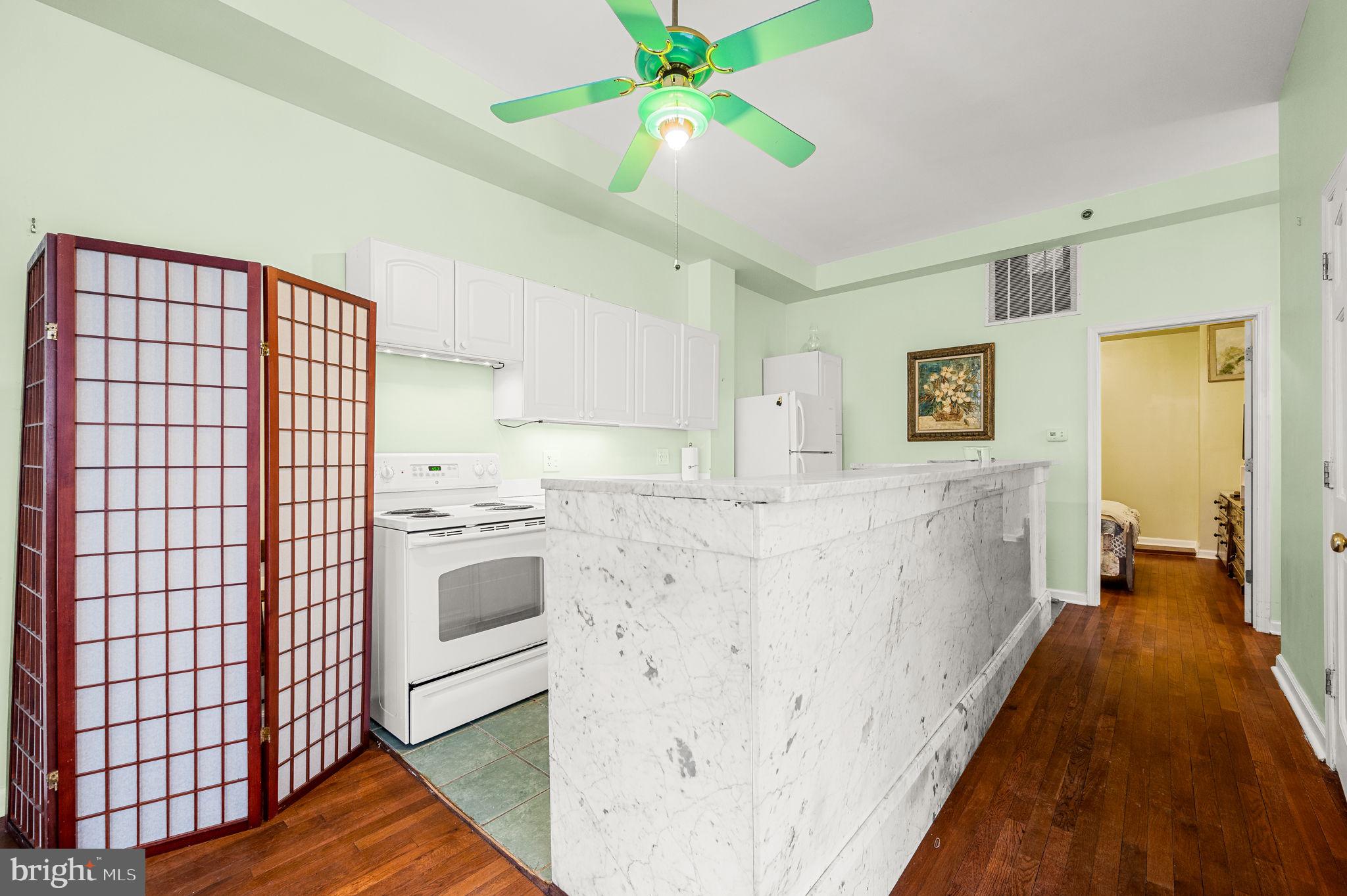 QUEEN VILLAGE - Residential Income