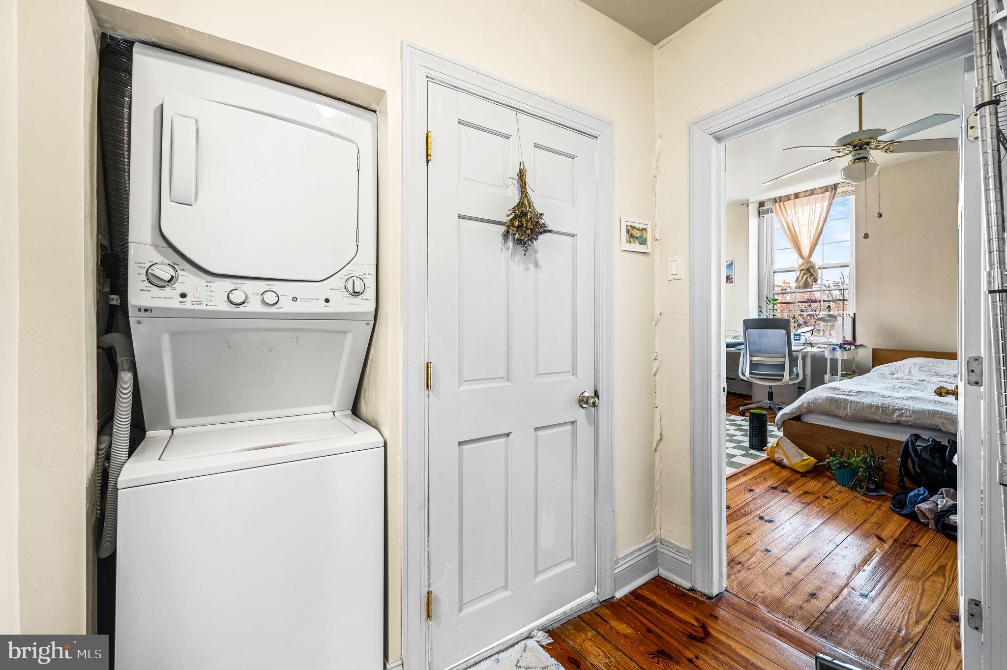 QUEEN VILLAGE - Residential Income