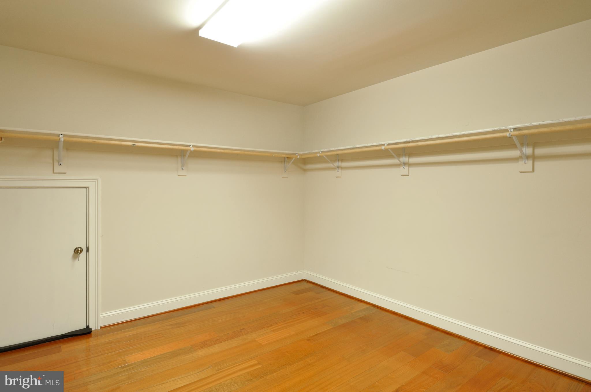 MEADOWBROOK ESTATES - Residential