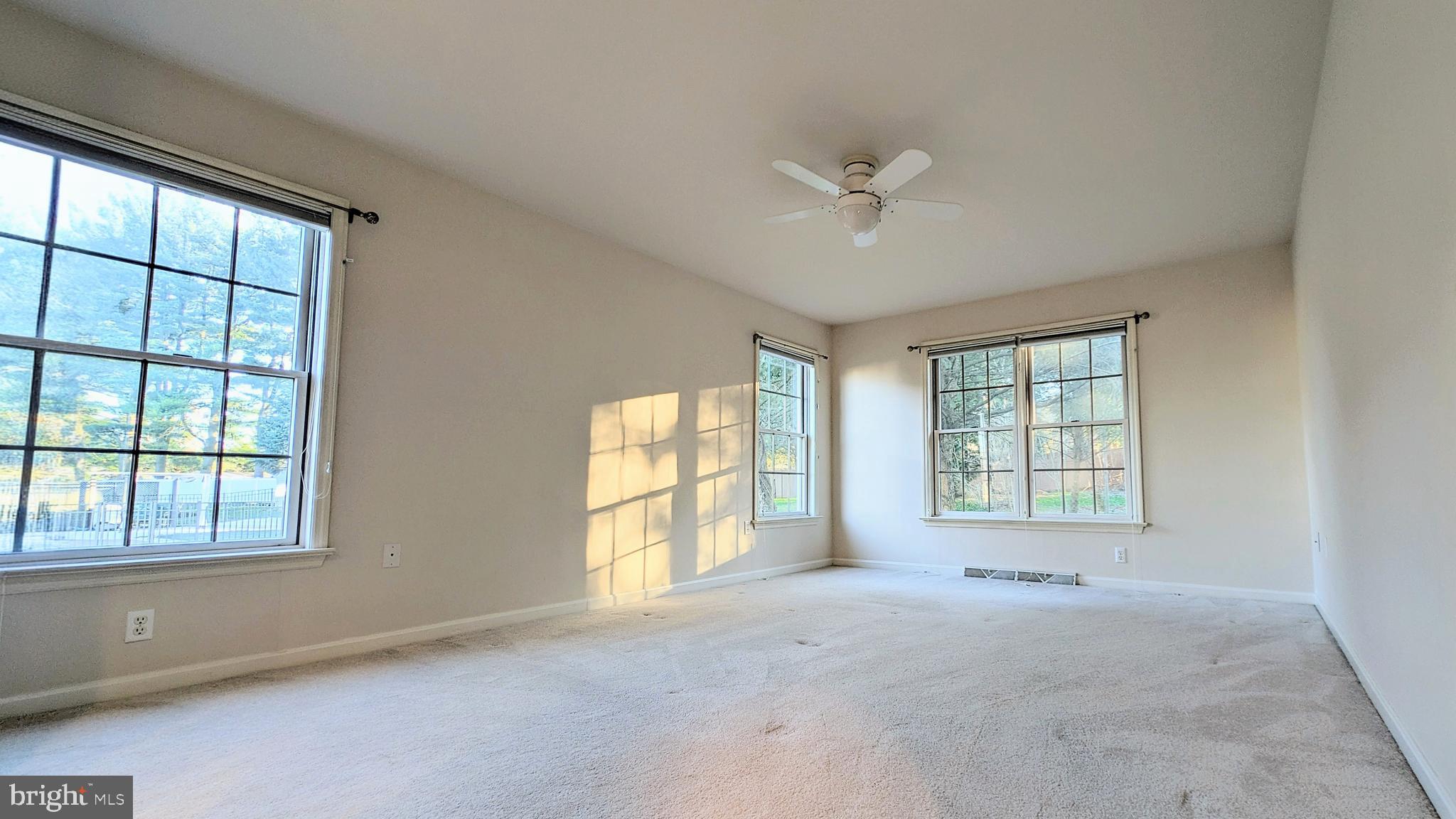 OREGON POINTE - Residential