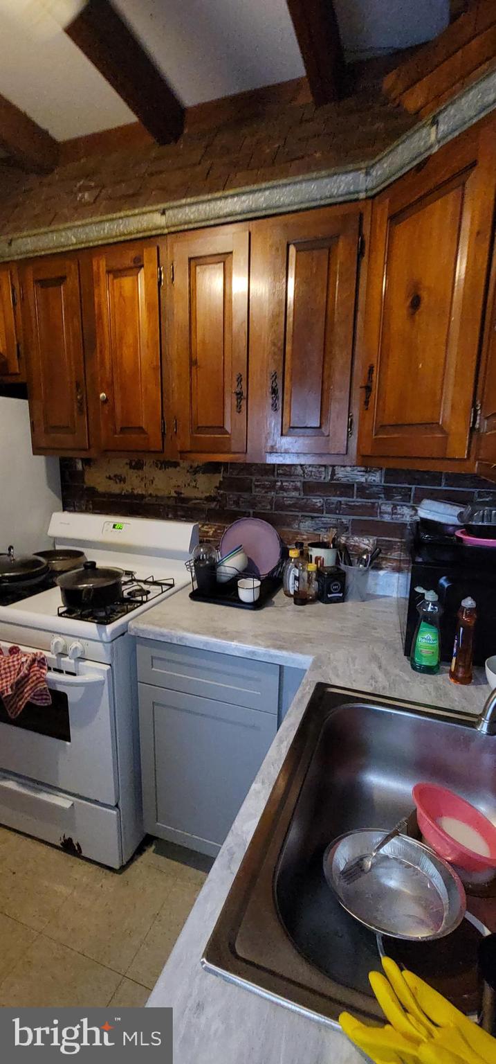 NORTHEAST READING - Residential