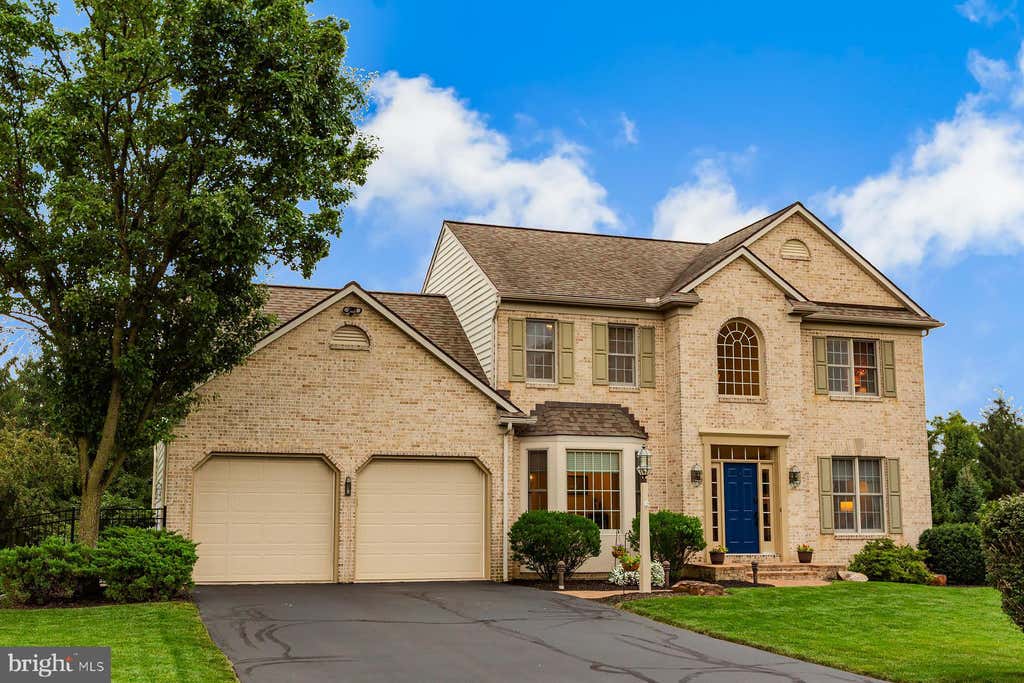 Photo of 866 Stonebridge Drive, LANCASTER, PA 17601 (MLS # PALA2091648)