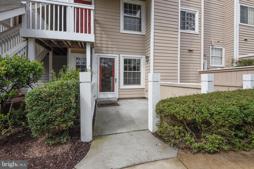 SPECTACULAR 2-LEVEL CONDO w/MAIN LEVEL ENTRY. PATIO. RENOVATED 3-18 -STAINLESS APPLIANCES -NEW UPGRADED BATHS -NEW PAINT -HARDWOOD FLRS -GRANITE -MORE. WALK-IN CLOSET -FIREPLACE -LOTS OF PARKING -PET FRIENDLY -RESORT-STYLE LIVING: POOL-TENNIS-CLUB HOUSE-FITNESS-MTG RM-TOT LOT-  CONVENIENT LOCATION -GROSVENOR METRO, SHOPPING & RESTAURANTS, WHOLE FOODS, PIKE & ROSE, RTES 270 & 495. FACES TREES.