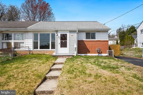 Townhouse For Sale - 611 Blandford Street<br/> ROCKVILLE, MD 20850