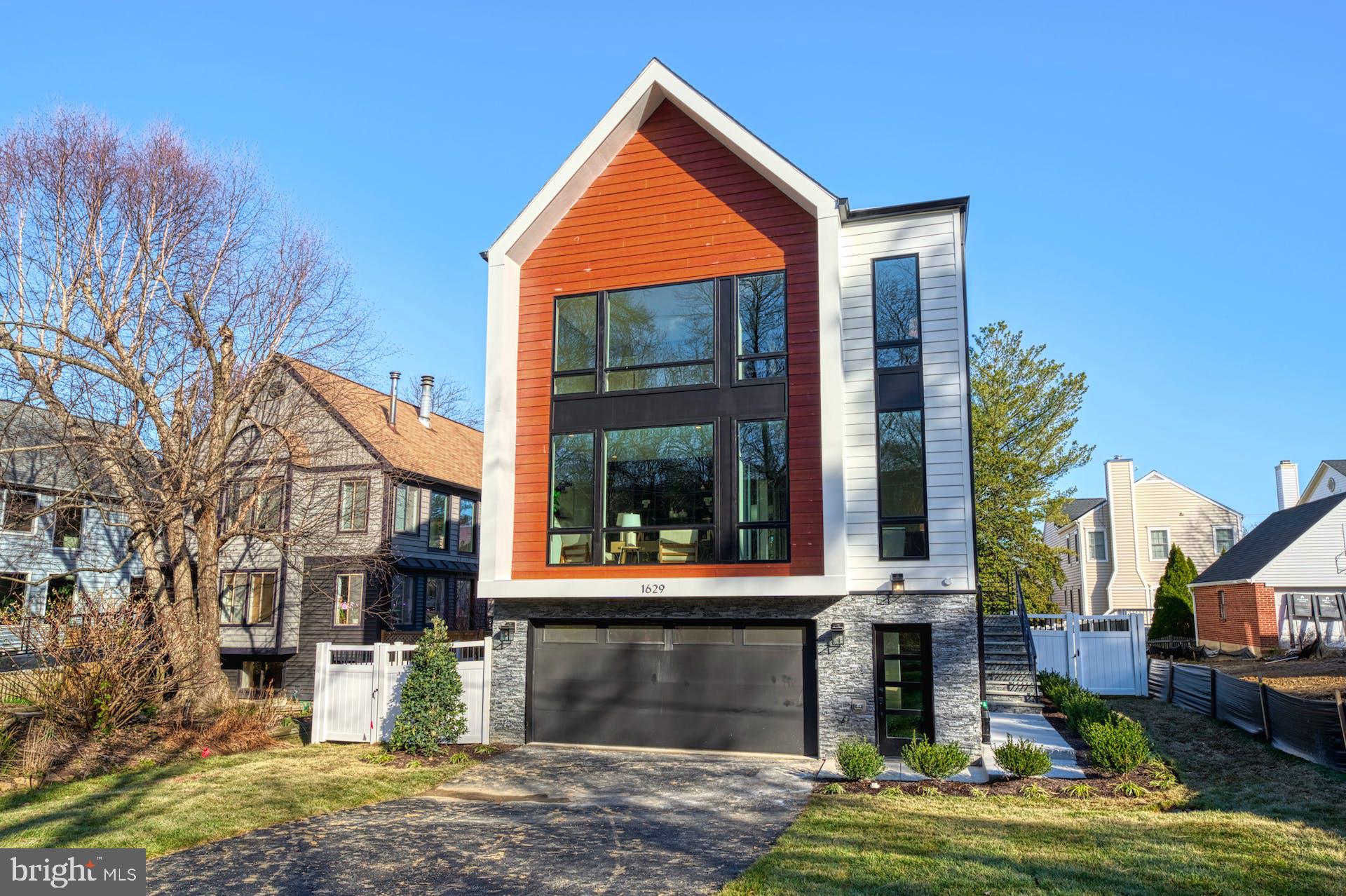 HUNTING RIDGE - Residential