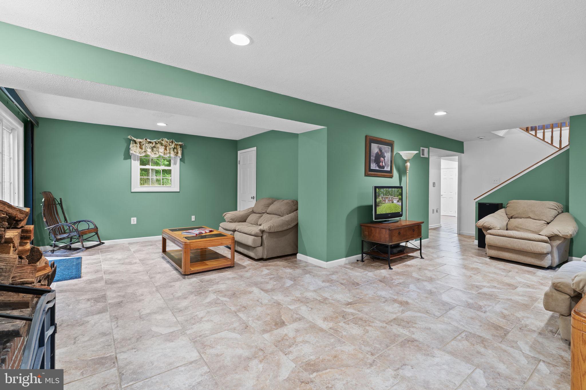 PARIS ESTATES - Residential