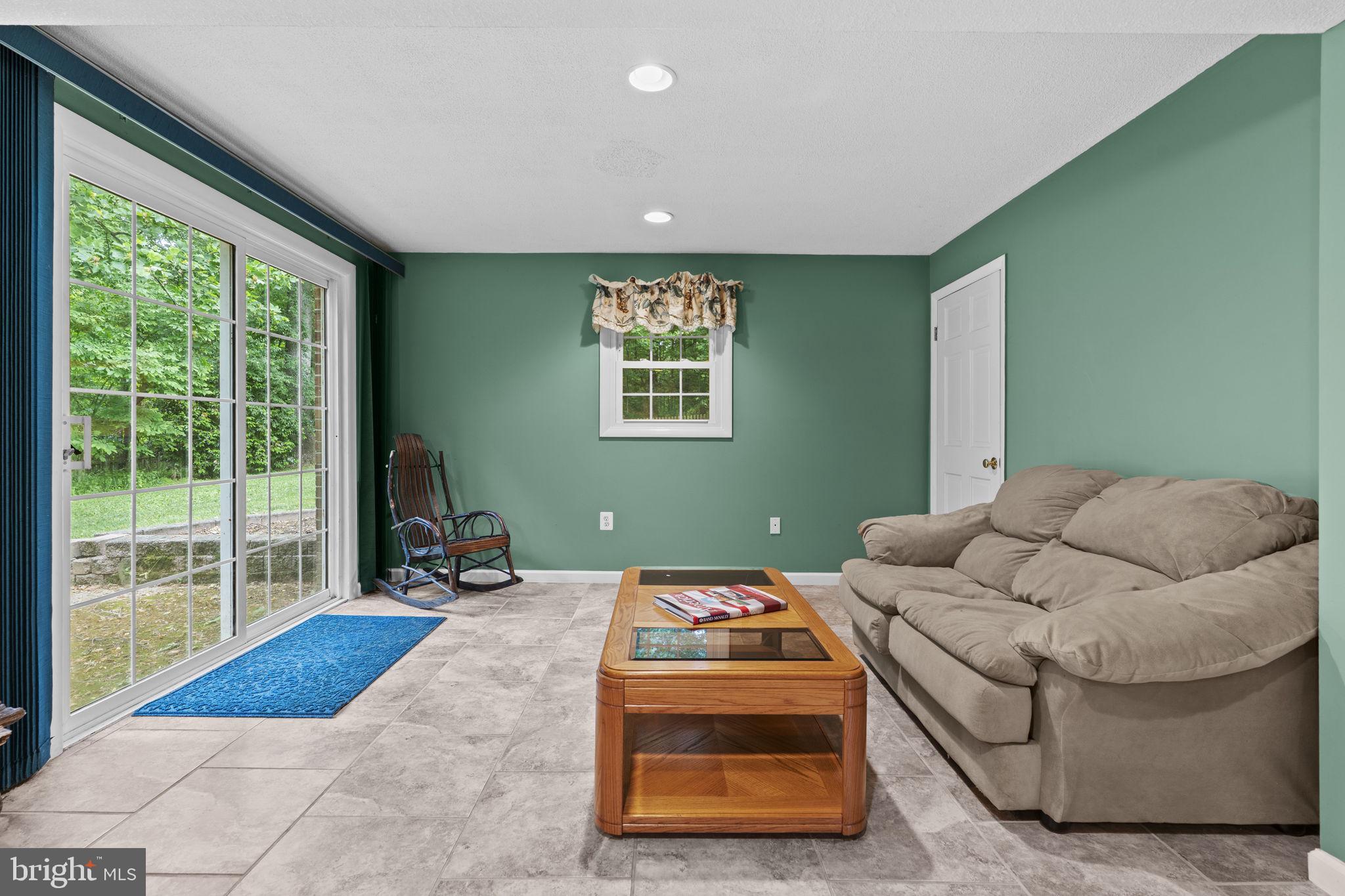PARIS ESTATES - Residential