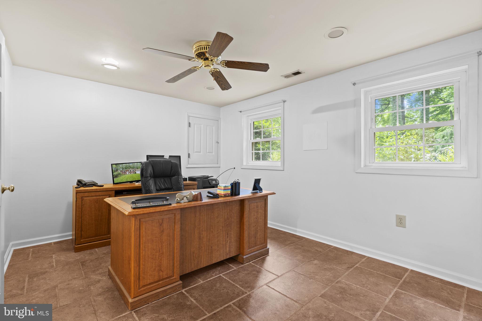 PARIS ESTATES - Residential