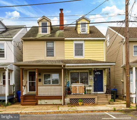 Townhouse For Sale - 466 Logan Avenue<br/> BURLINGTON, NJ 08016