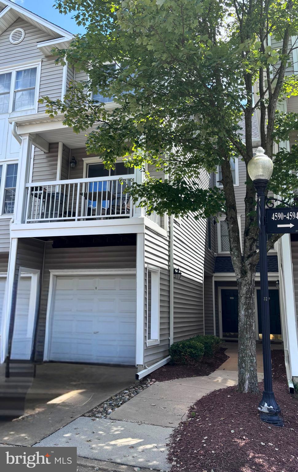 4602 SUPERIOR SQUARE
