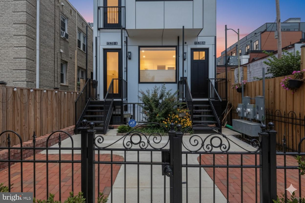 1528 OATES STREET NE 1