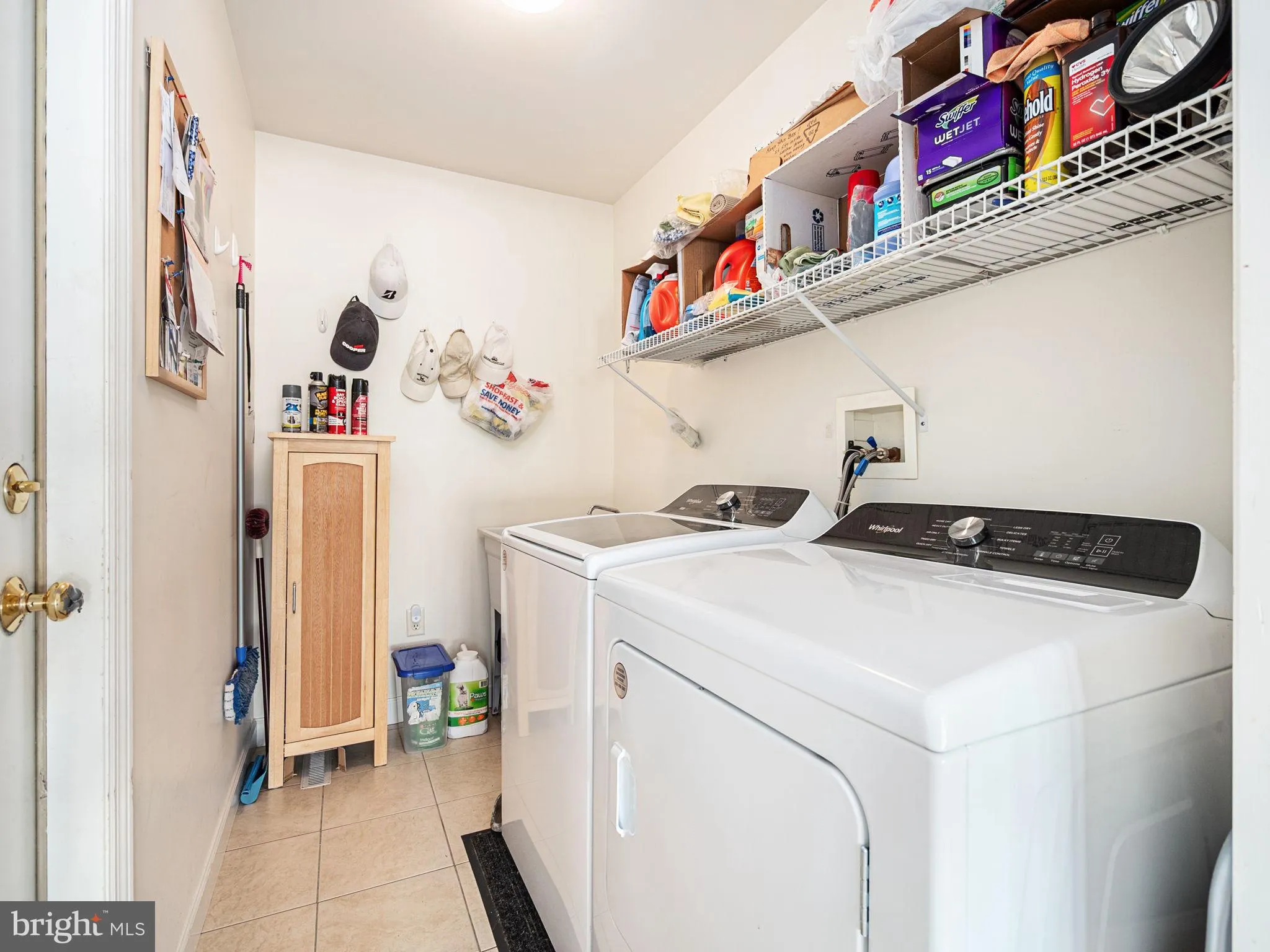 Blandon, Pennsylvania 19510, United States, 4 Bedrooms Bedrooms, ,3 BathroomsBathrooms,Residential,Pending,214512