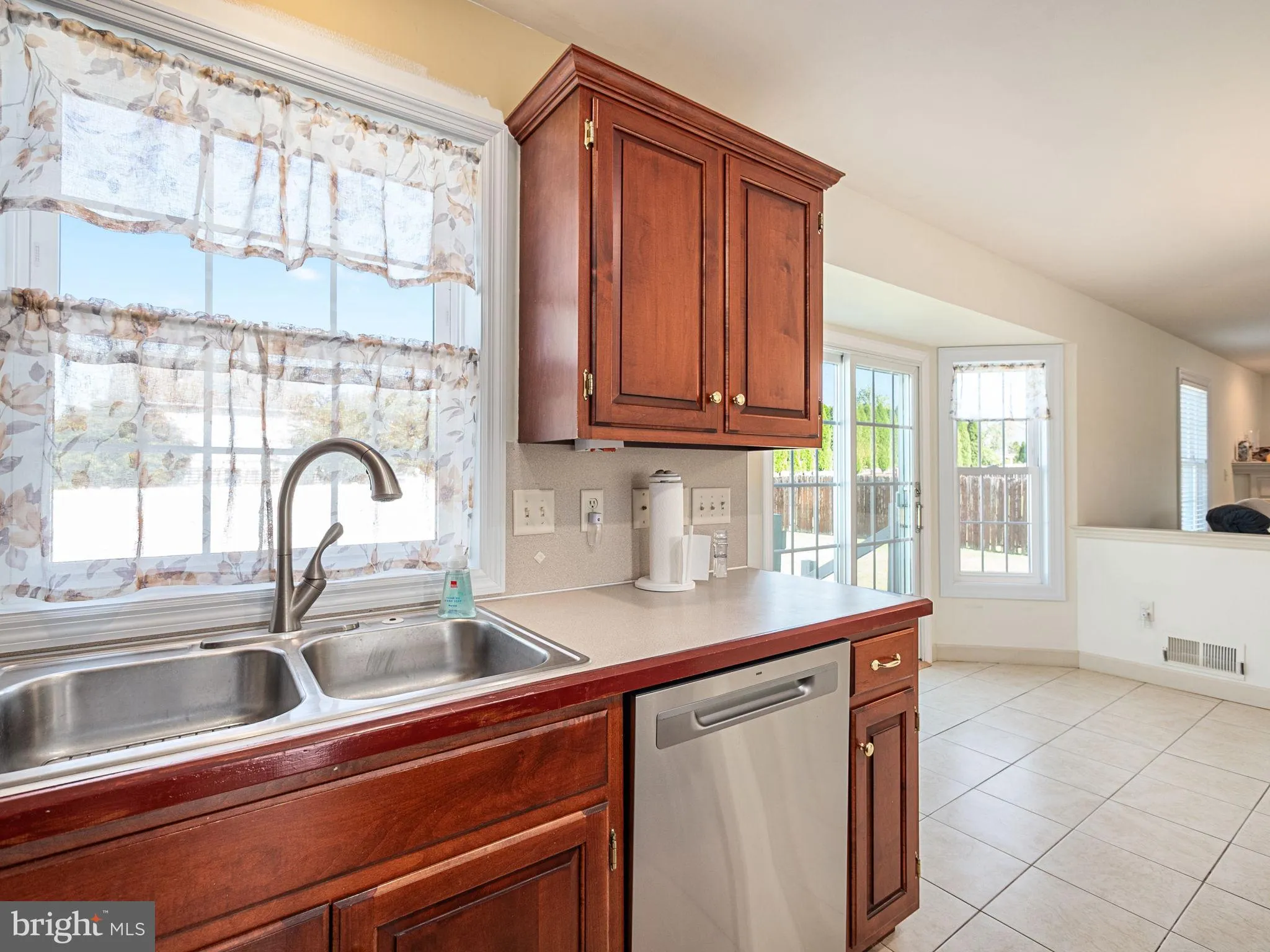 Blandon, Pennsylvania 19510, United States, 4 Bedrooms Bedrooms, ,3 BathroomsBathrooms,Residential,Pending,214512