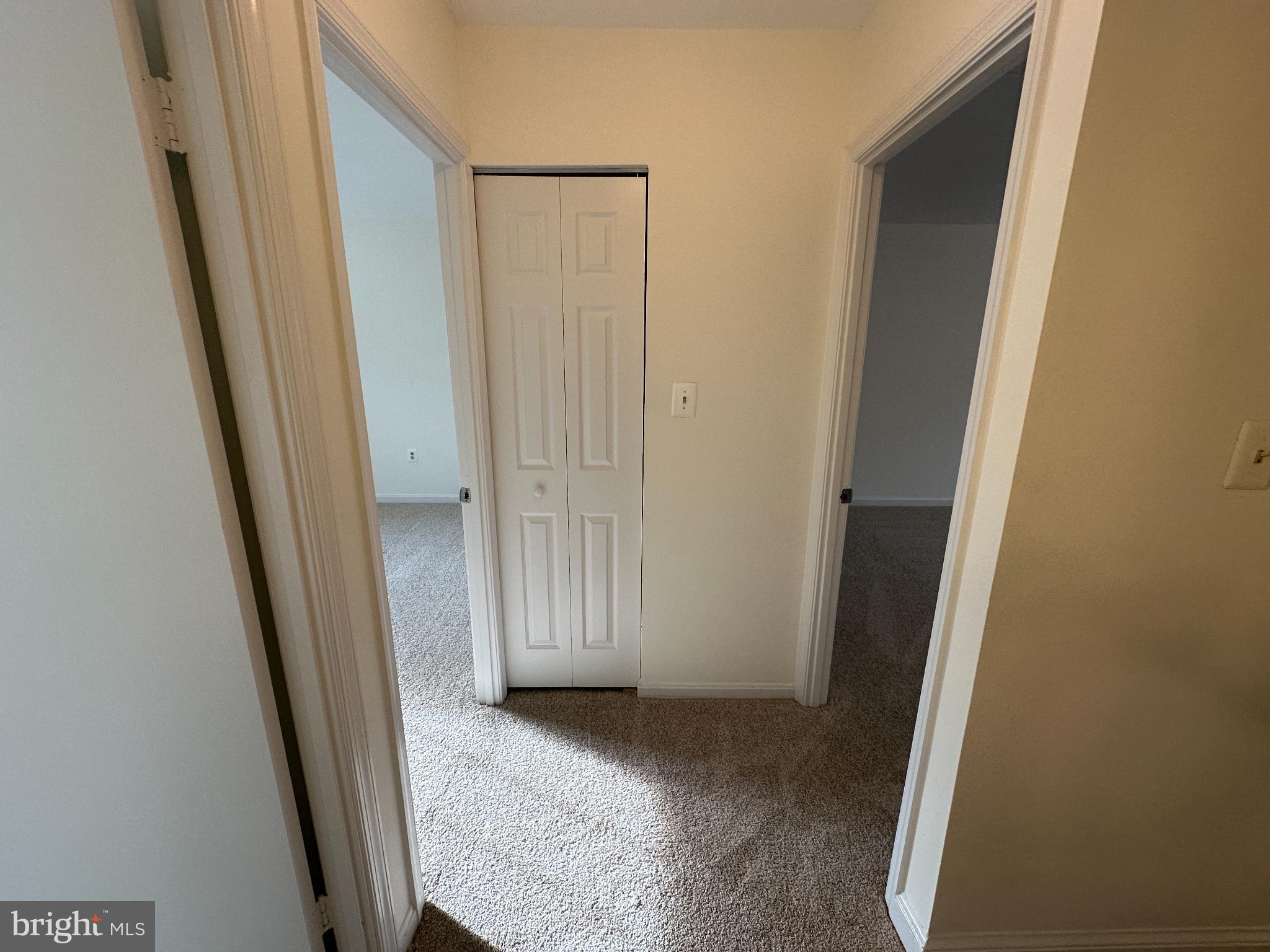 COUNTRY CREEK - Residential Lease