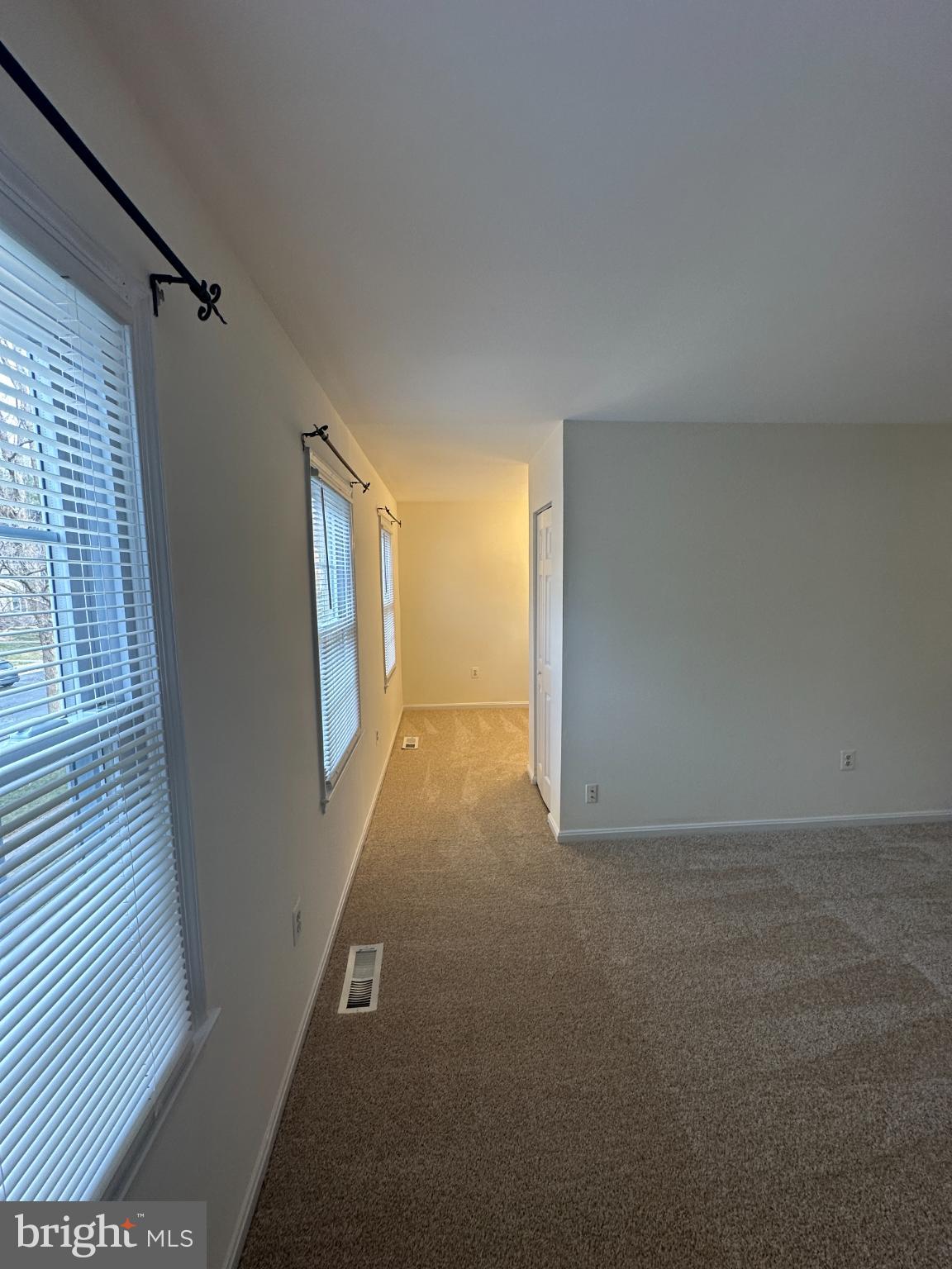 COUNTRY CREEK - Residential Lease