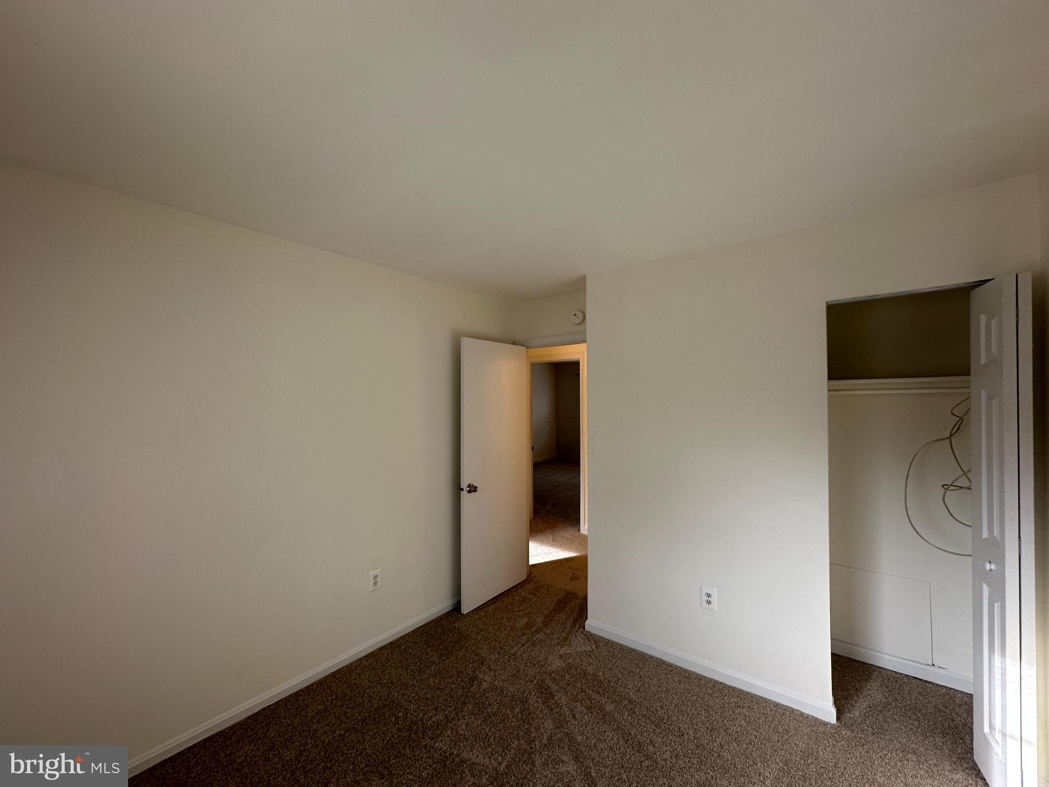 COUNTRY CREEK - Residential Lease