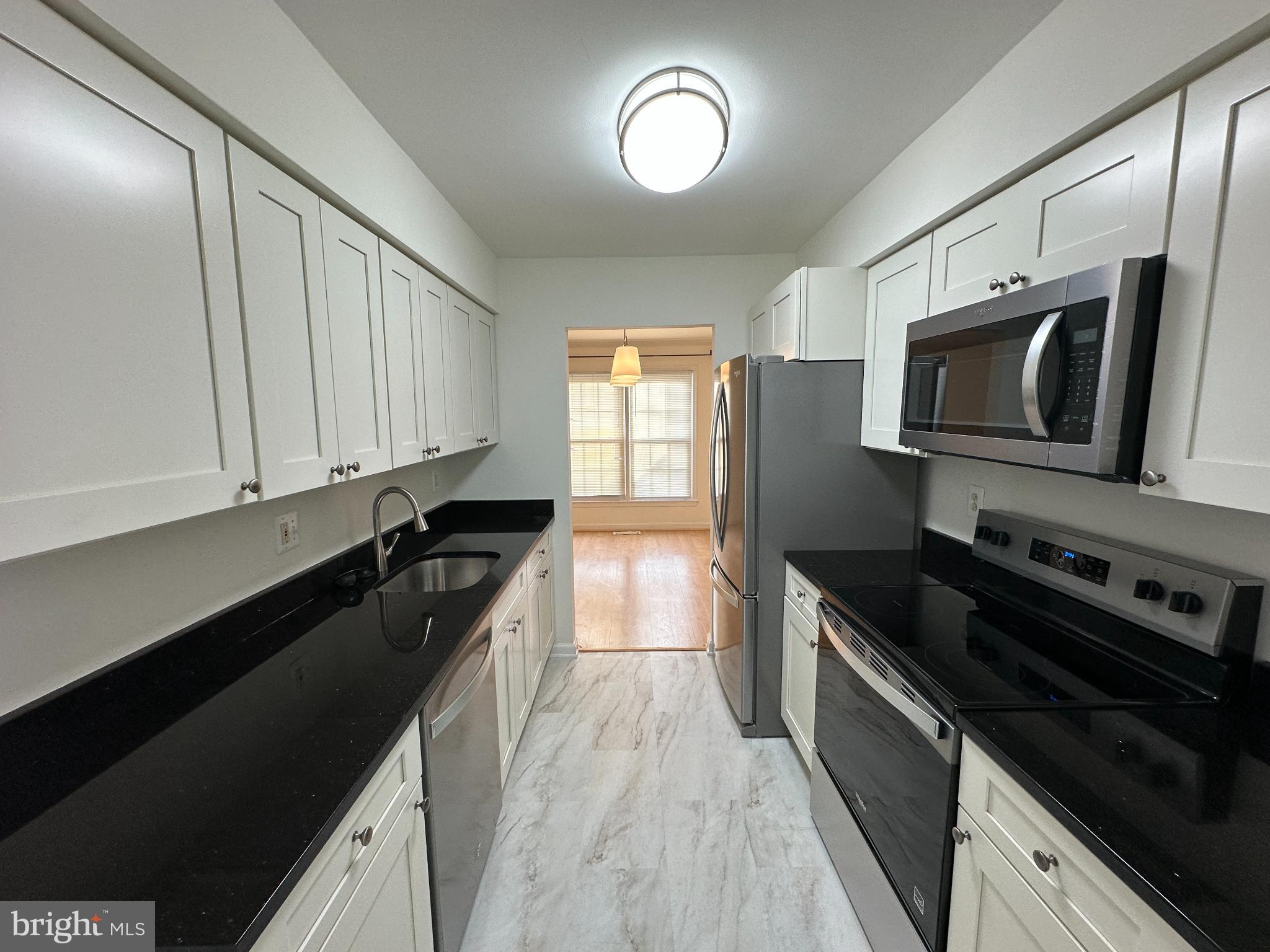 COUNTRY CREEK - Residential Lease