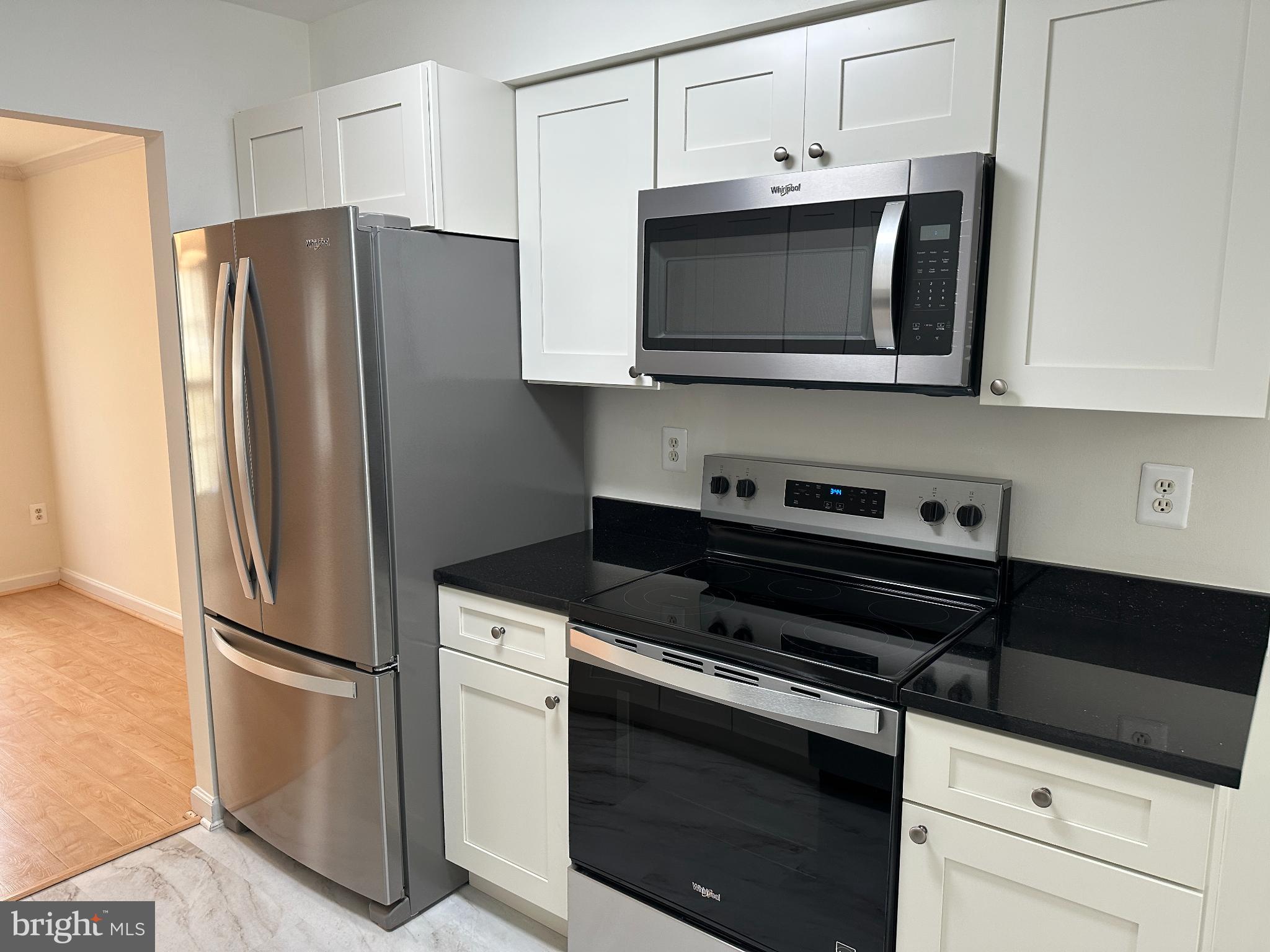 COUNTRY CREEK - Residential Lease