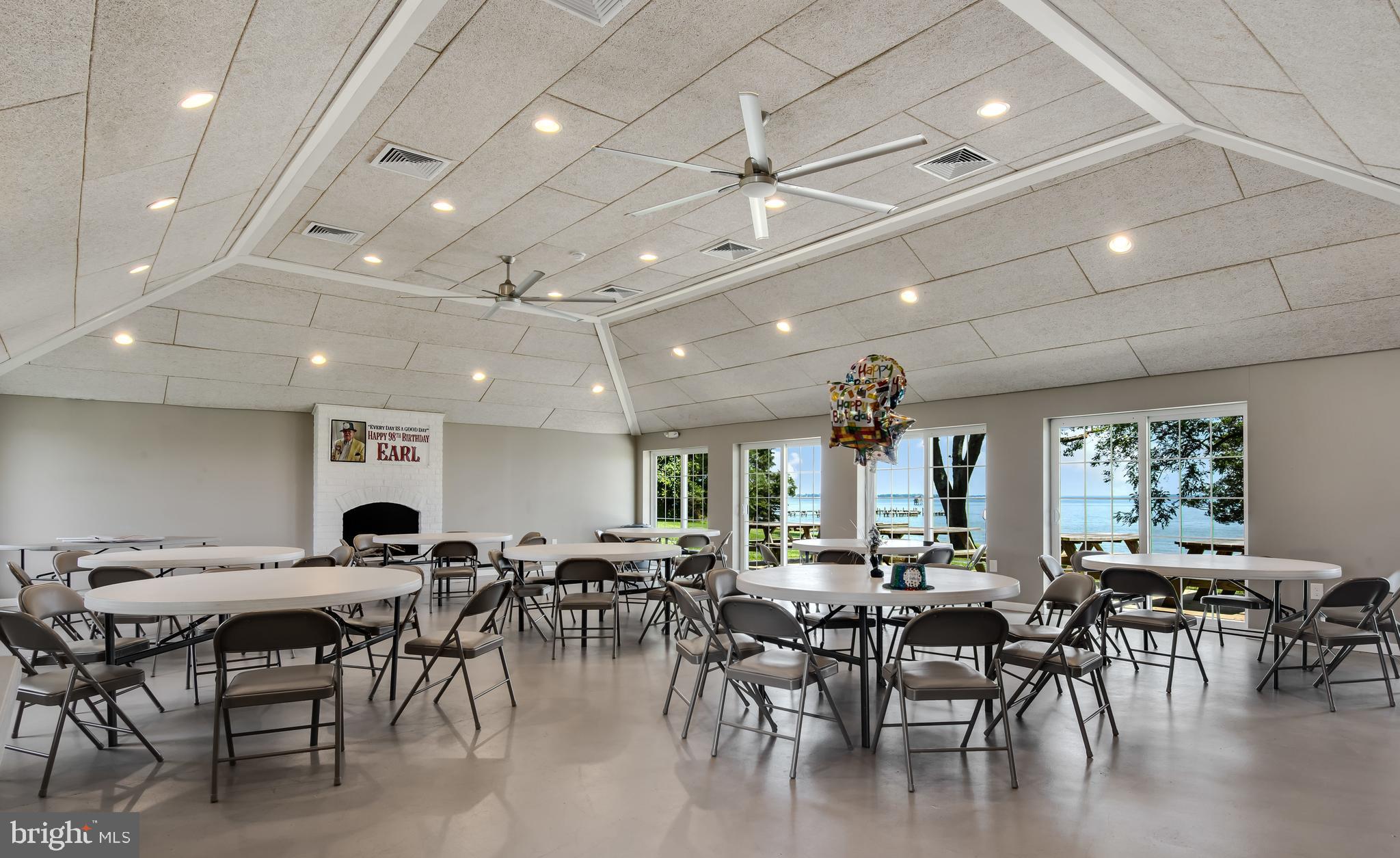 COVE CREEK CLUB - Residential