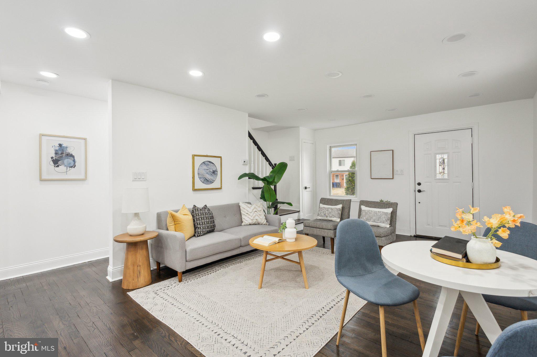 2215 FARRINGTON AVENUE