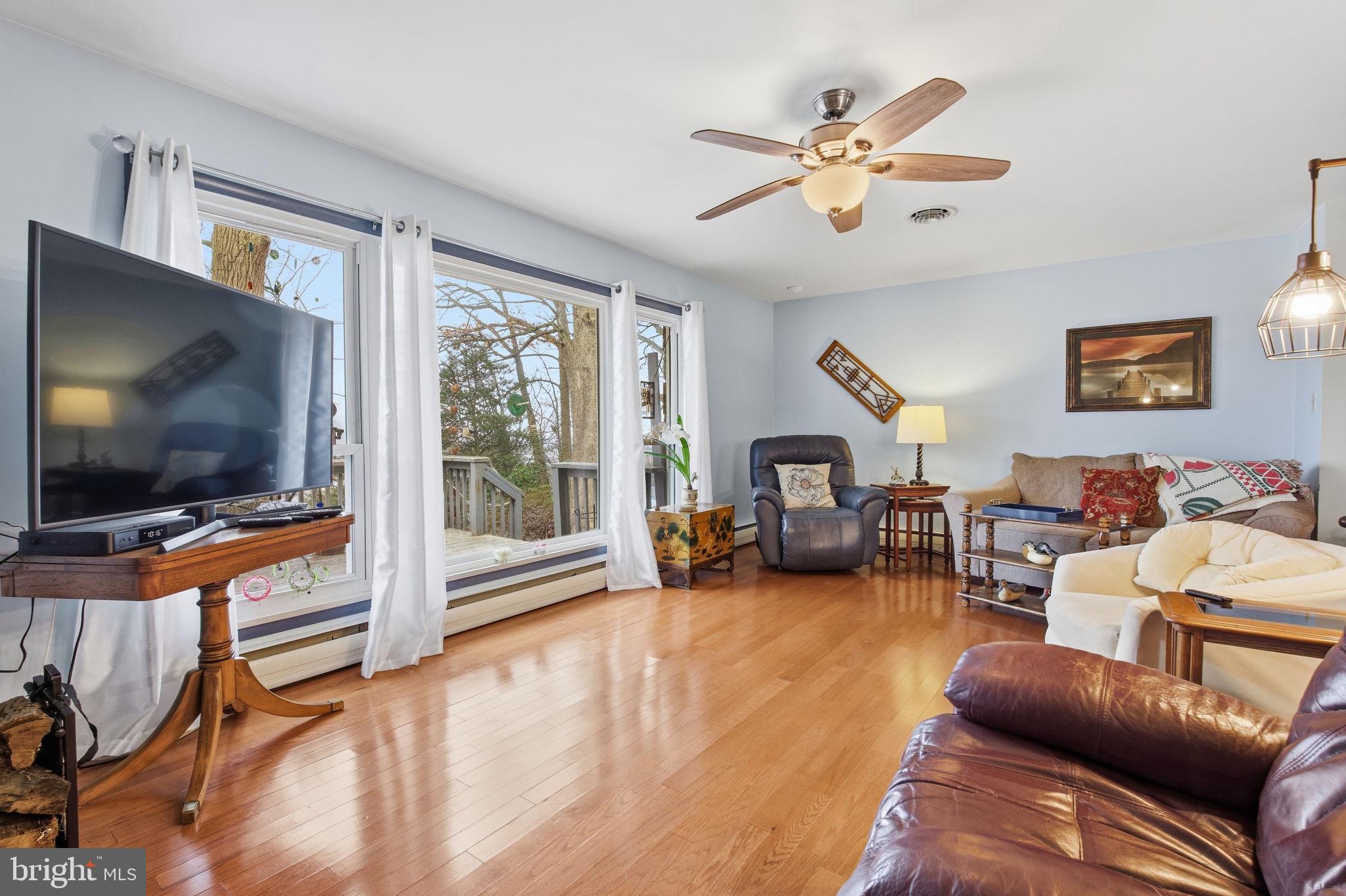 CHAPEL HILLS - Residential