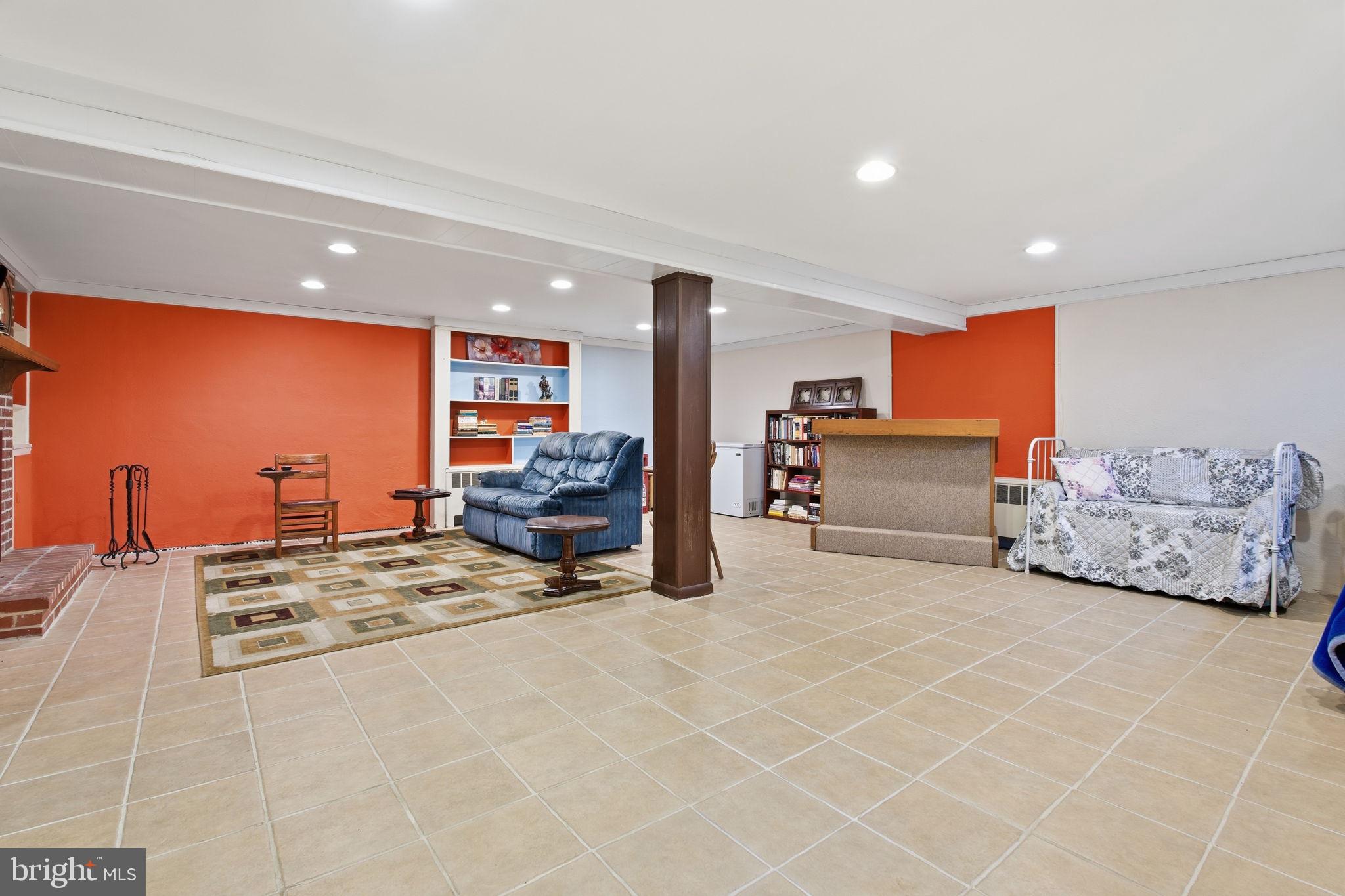 CHAPEL HILLS - Residential