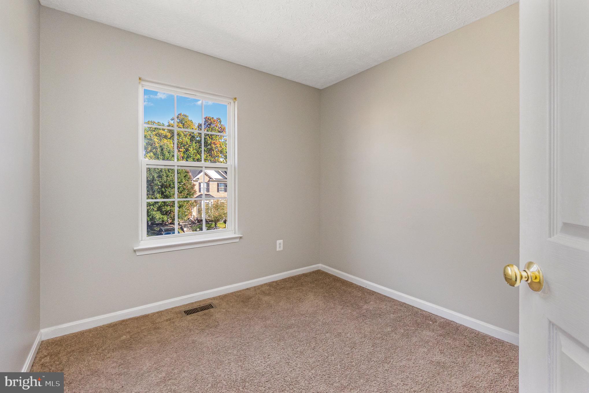 AUTUMN RUN - Residential Lease