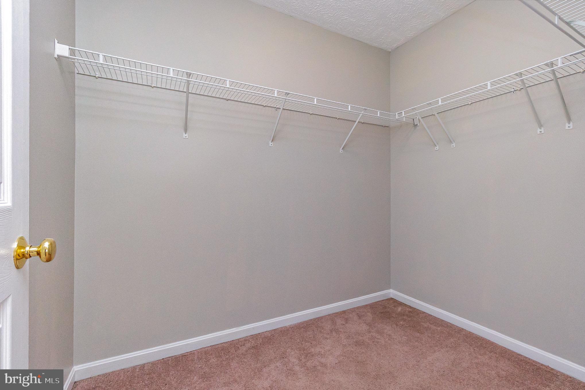 AUTUMN RUN - Residential Lease