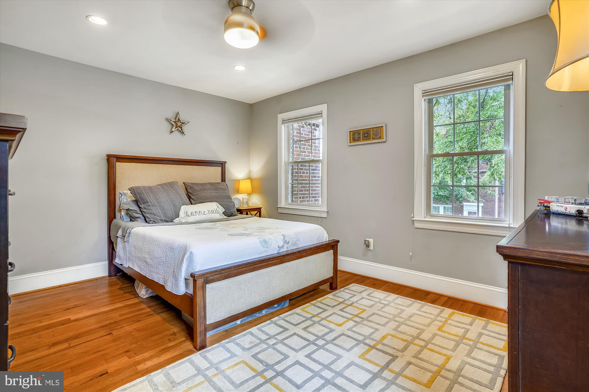 ARLINGTON VILLAGE COURTYARD - Residential