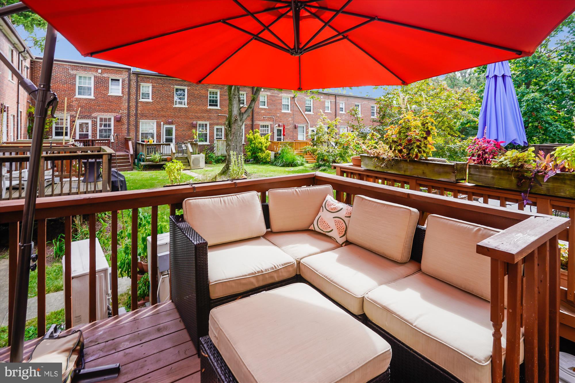 ARLINGTON VILLAGE COURTYARD - Residential