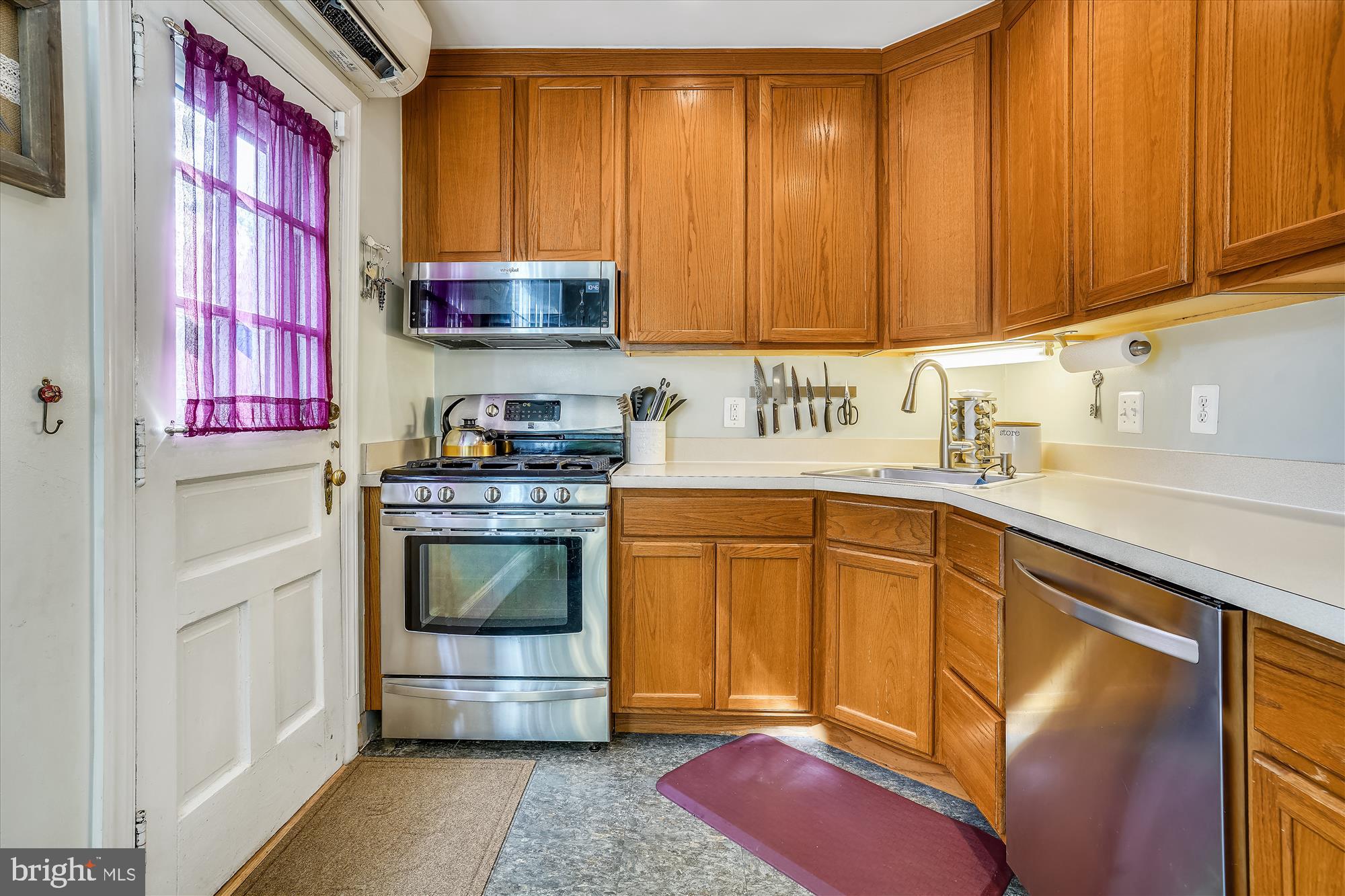 ARLINGTON VILLAGE COURTYARD - Residential