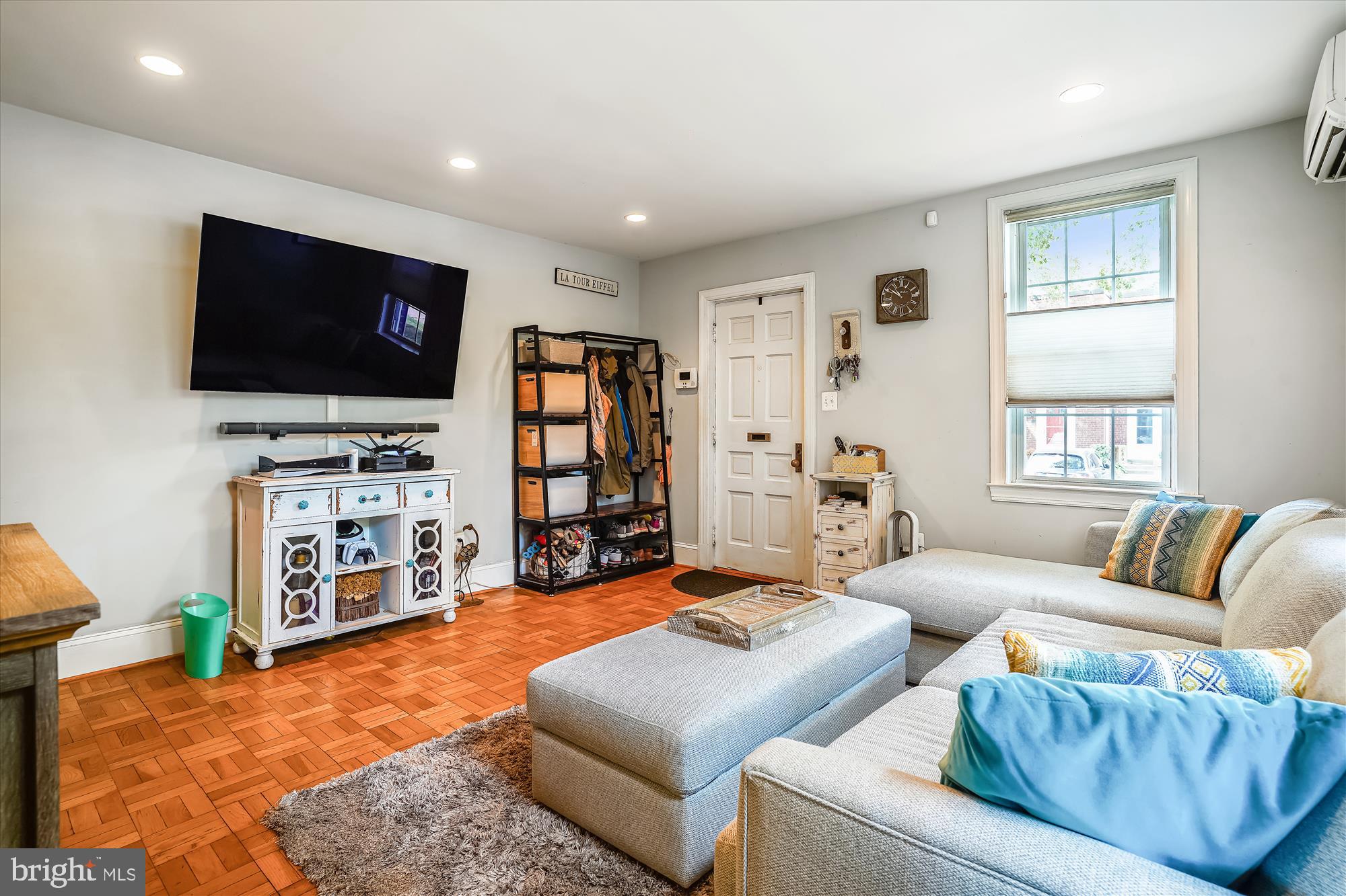 ARLINGTON VILLAGE COURTYARD - Residential