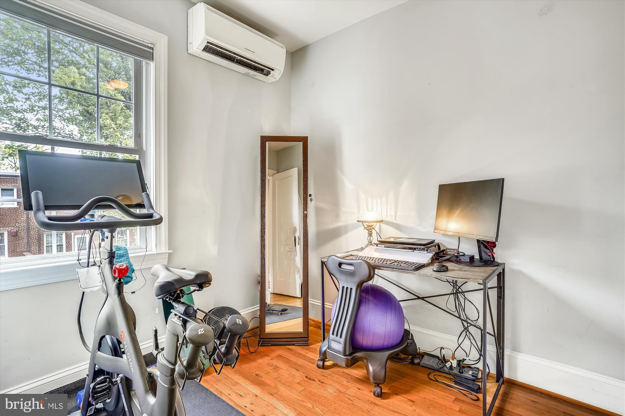 ARLINGTON VILLAGE COURTYARD - Residential