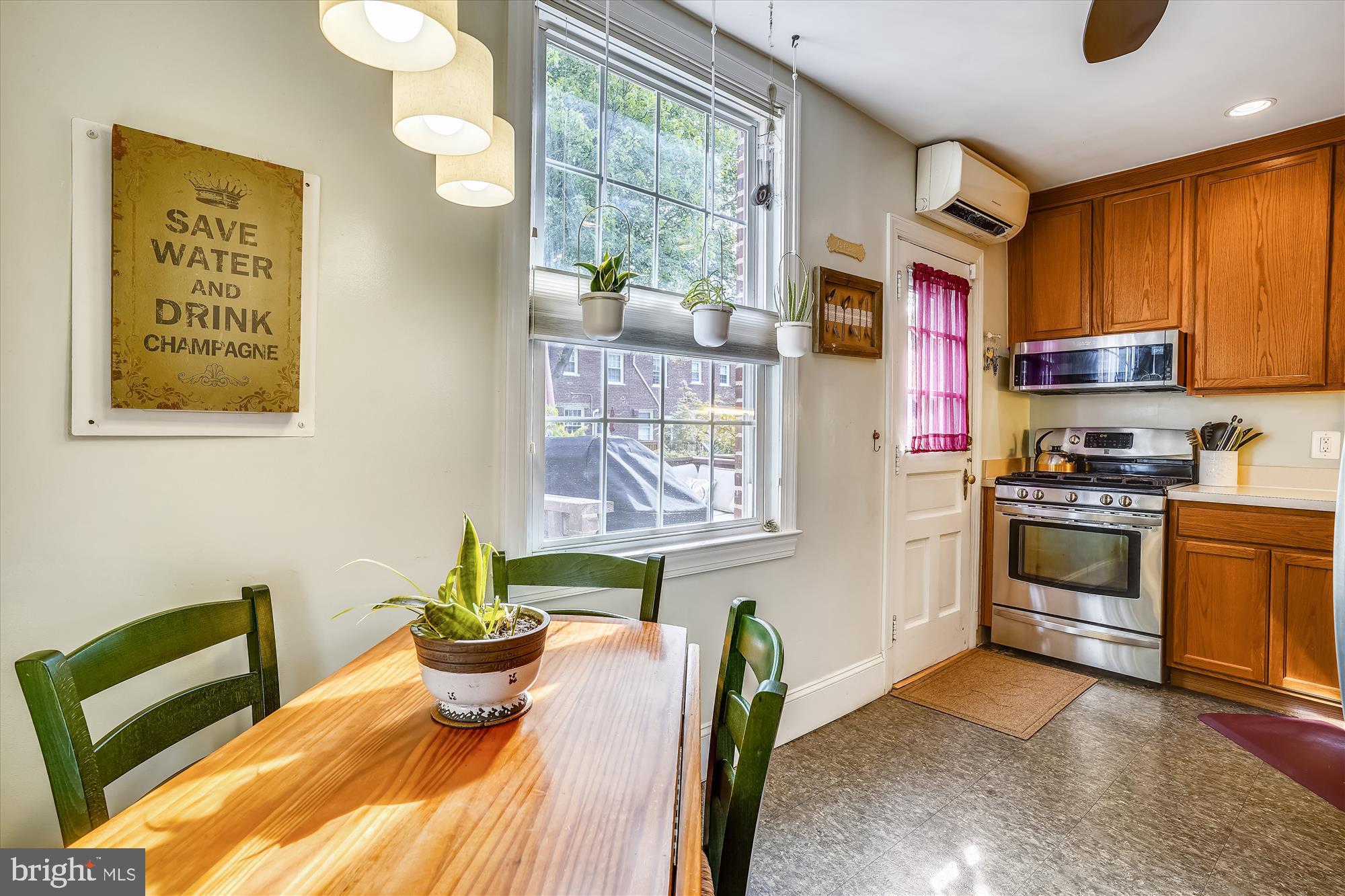 ARLINGTON VILLAGE COURTYARD - Residential