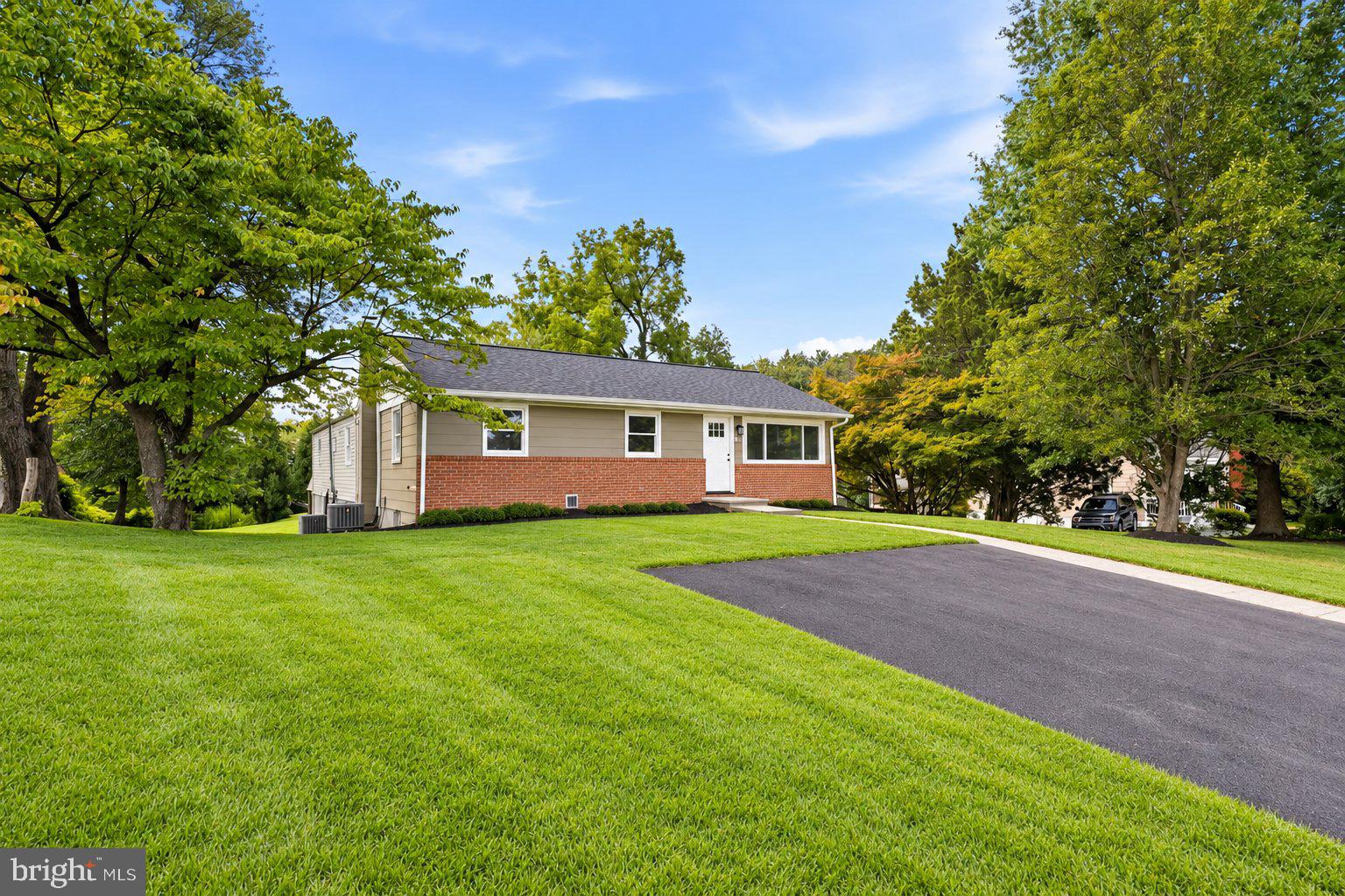 8643 RIDGE ROAD