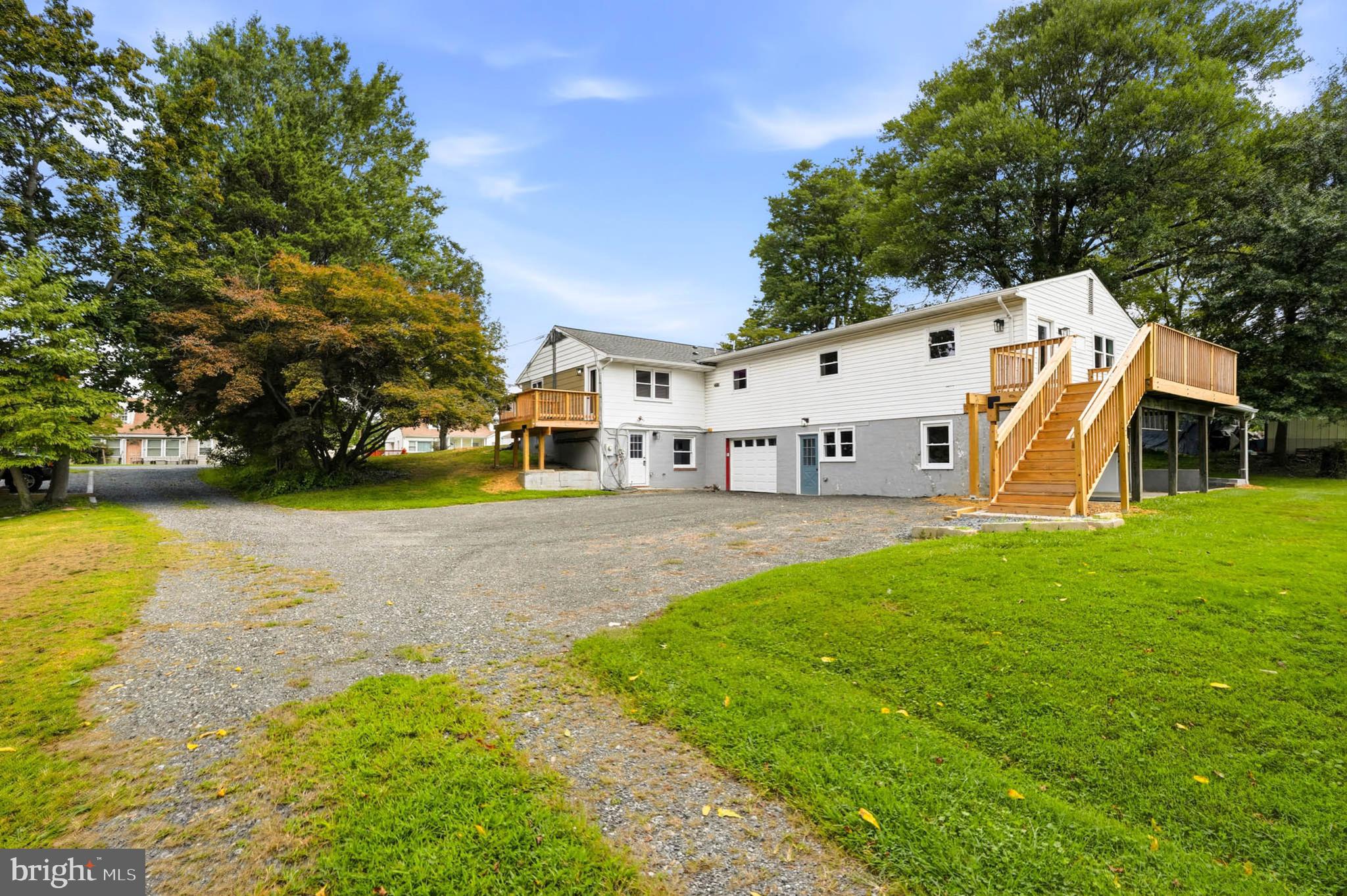8643 RIDGE ROAD