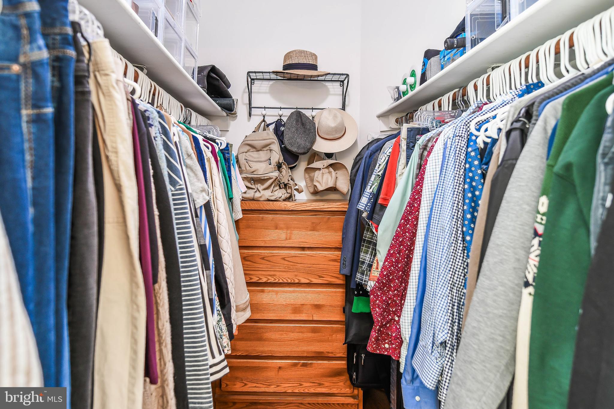 POTOMAC LAKES - Residential