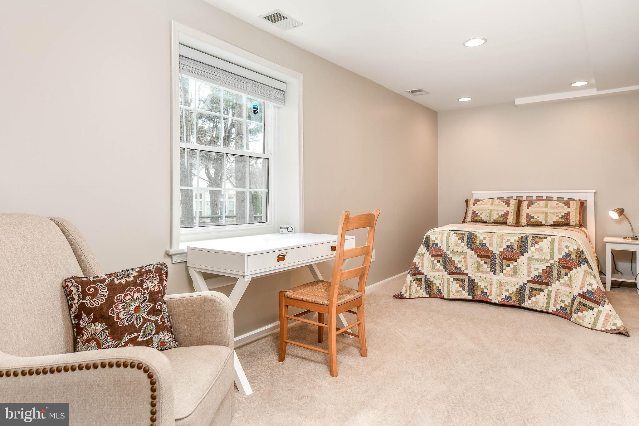 POTOMAC LAKES - Residential