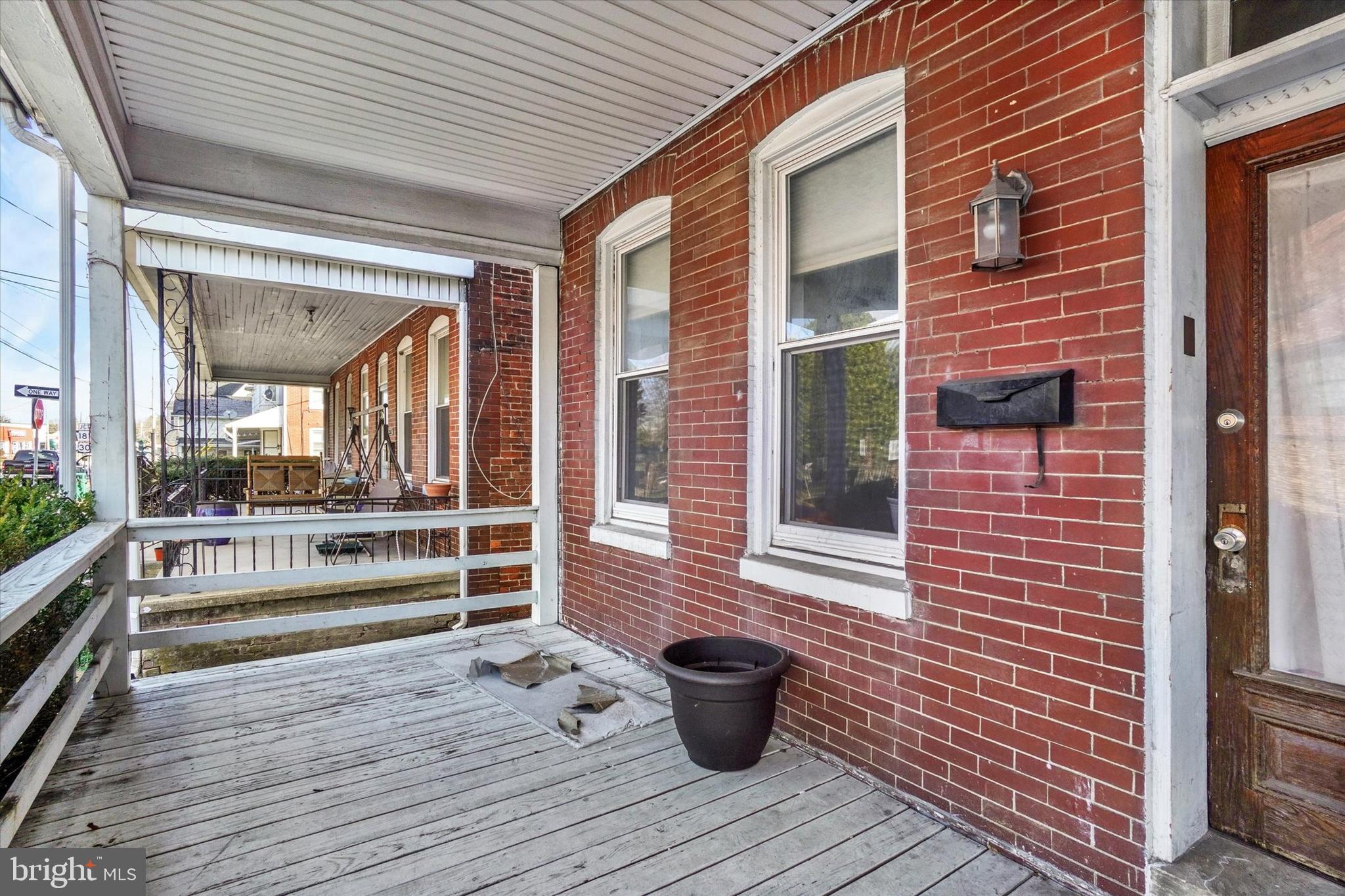 1323 N GEORGE STREET