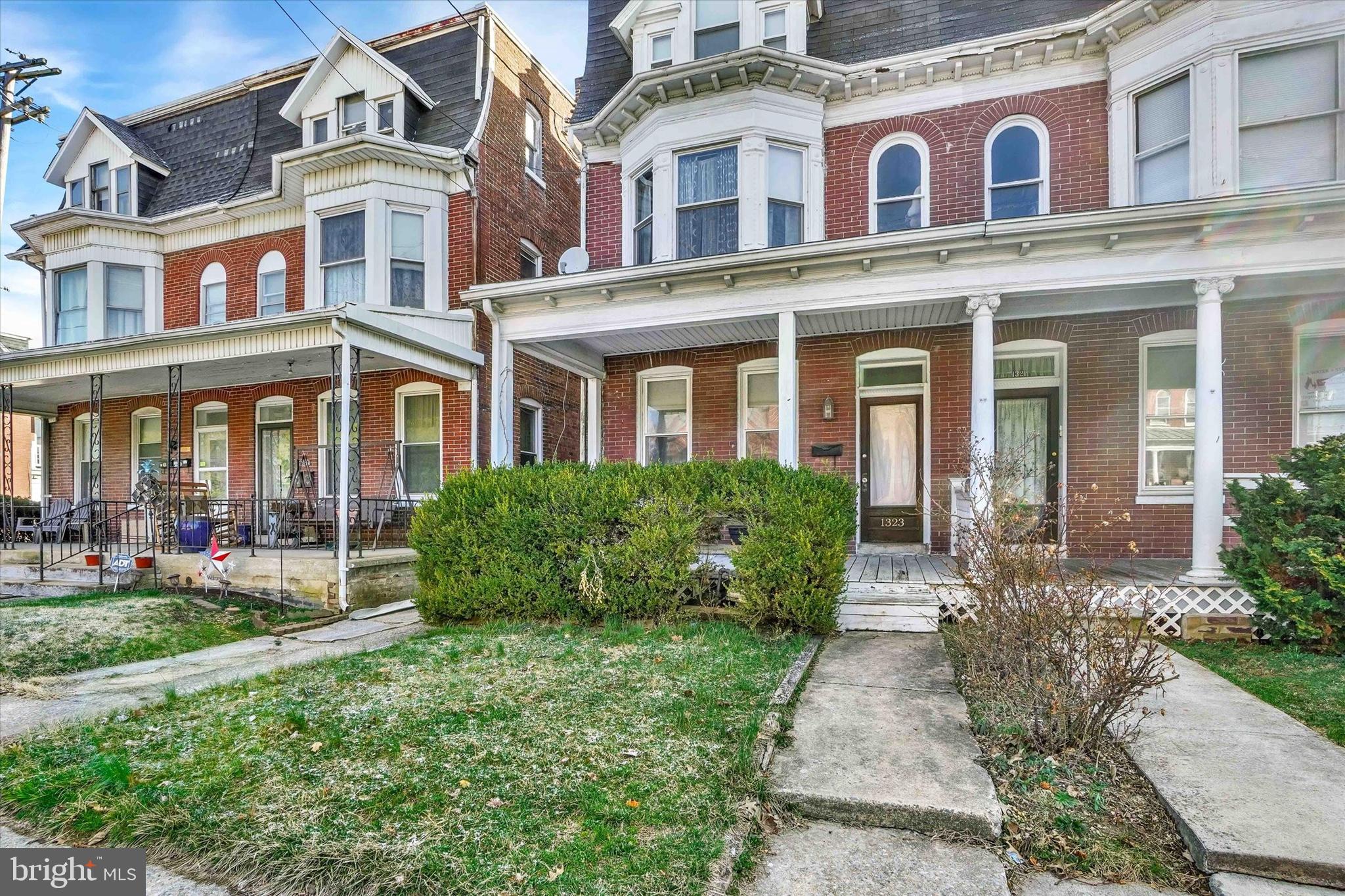 1323 N GEORGE STREET