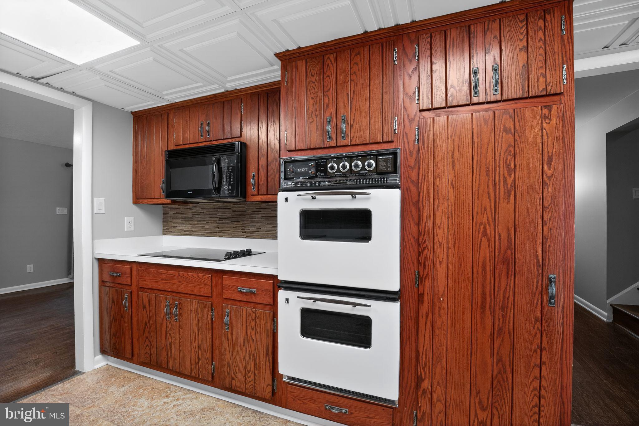 BRETON BAY ESTATES - Residential