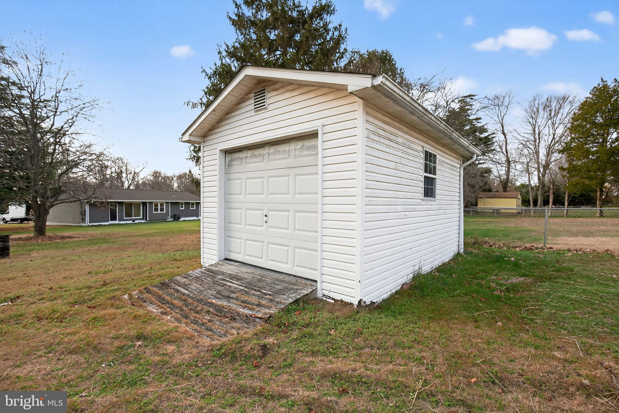 BRETON BAY ESTATES - Residential