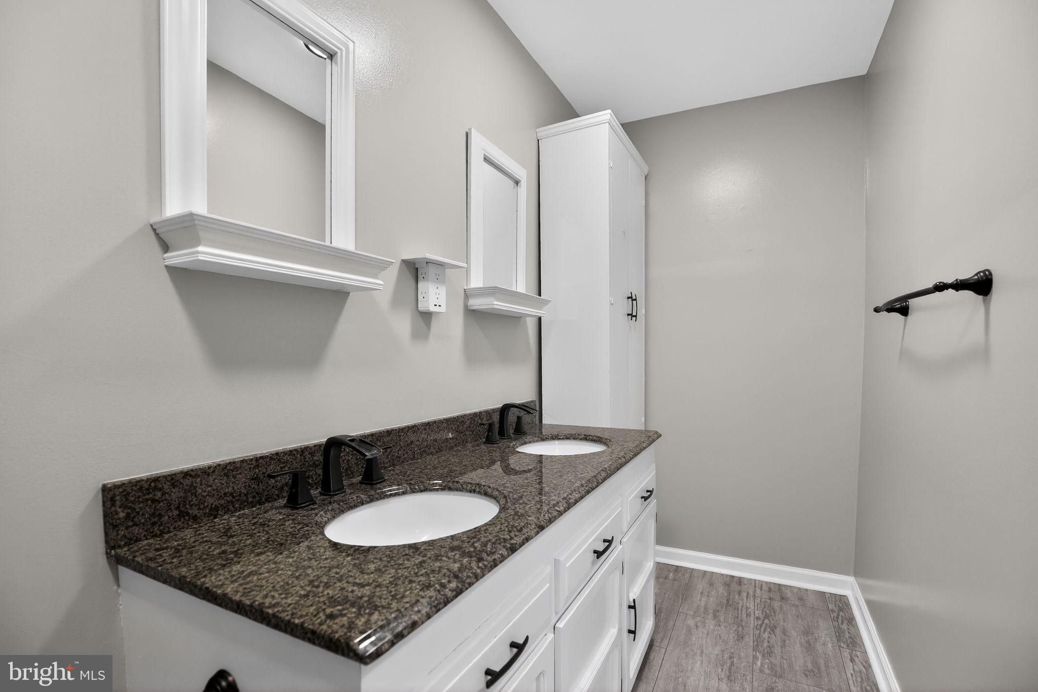 BRETON BAY ESTATES - Residential