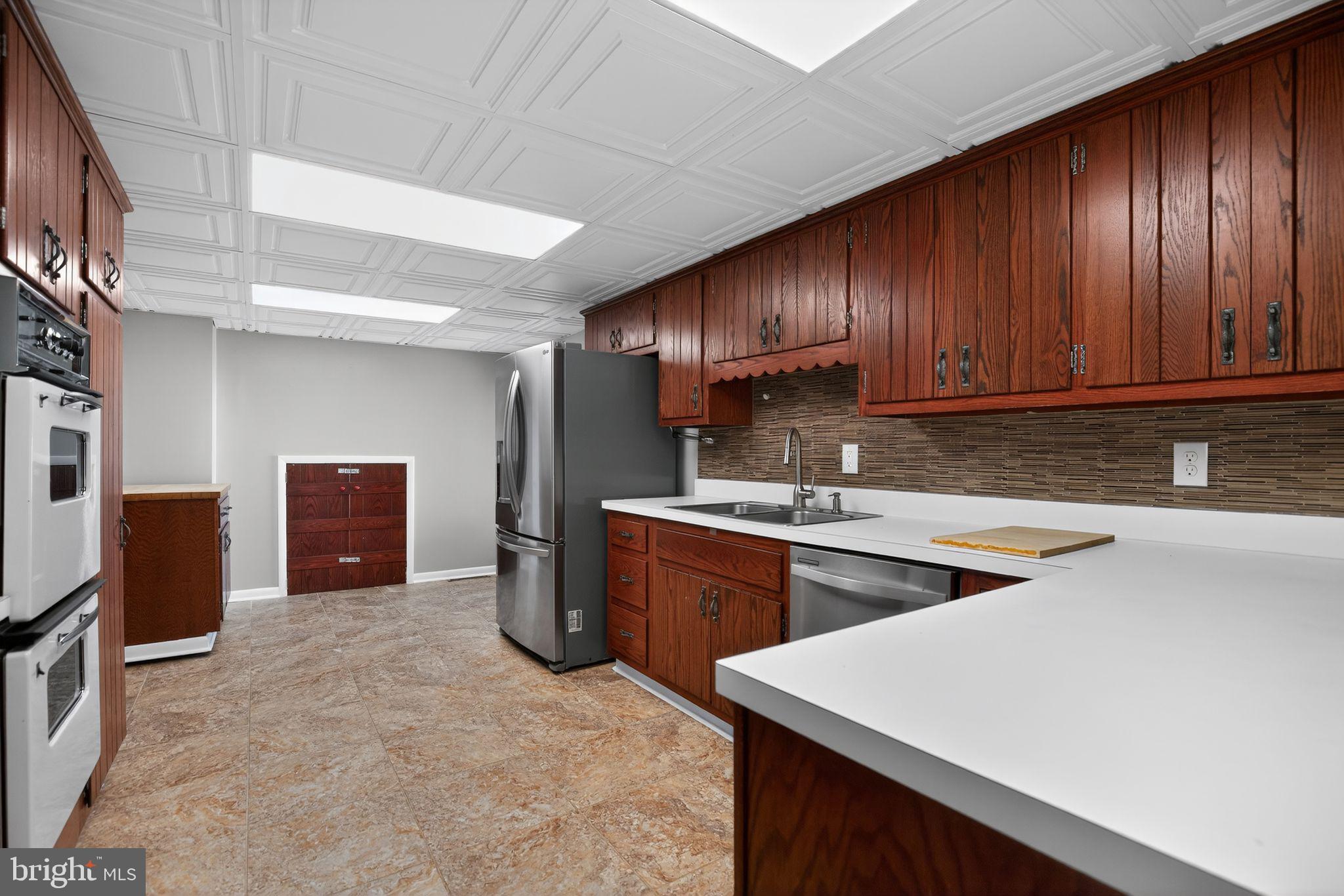 BRETON BAY ESTATES - Residential