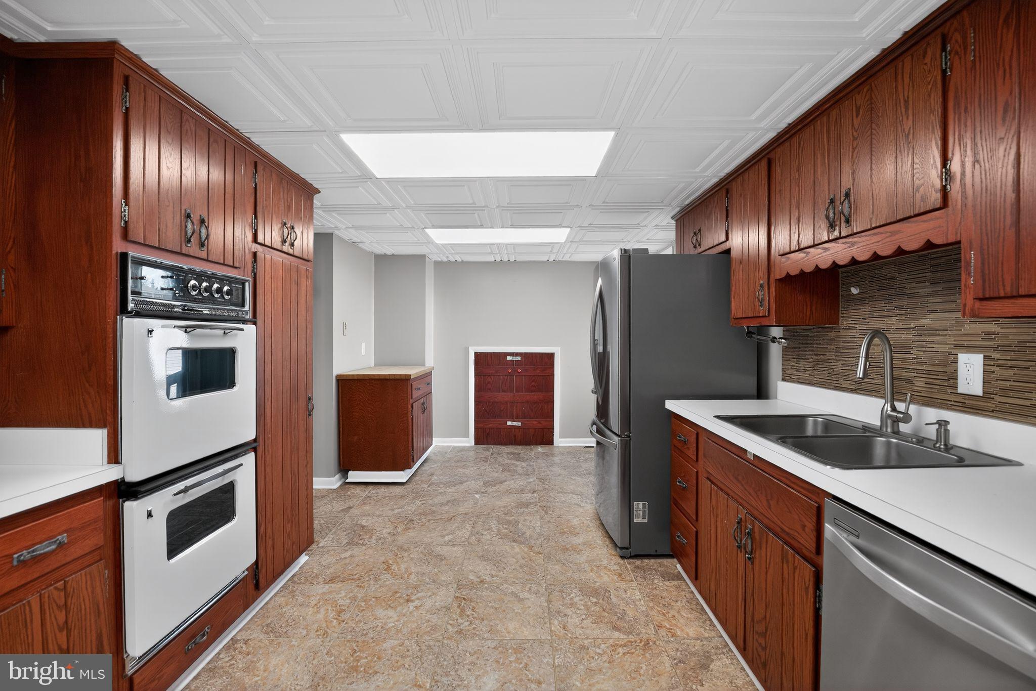 BRETON BAY ESTATES - Residential