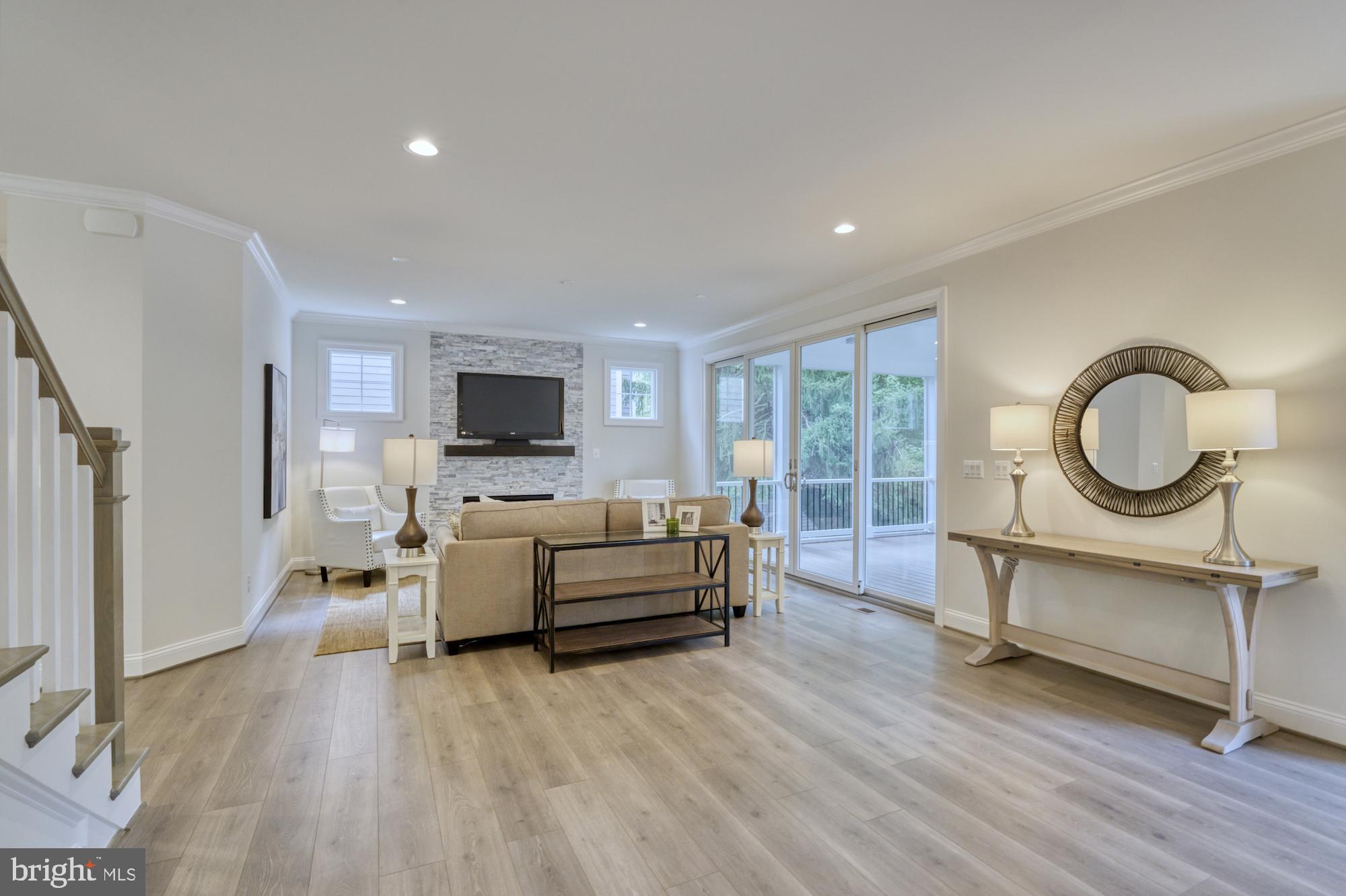 DEVON PARK - Residential