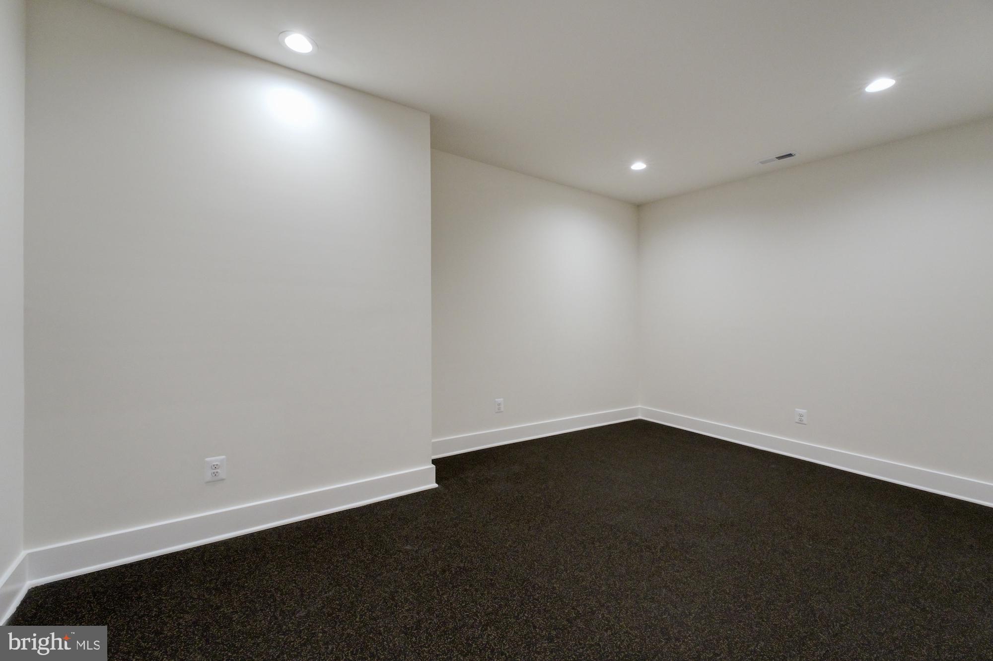 DEVON PARK - Residential