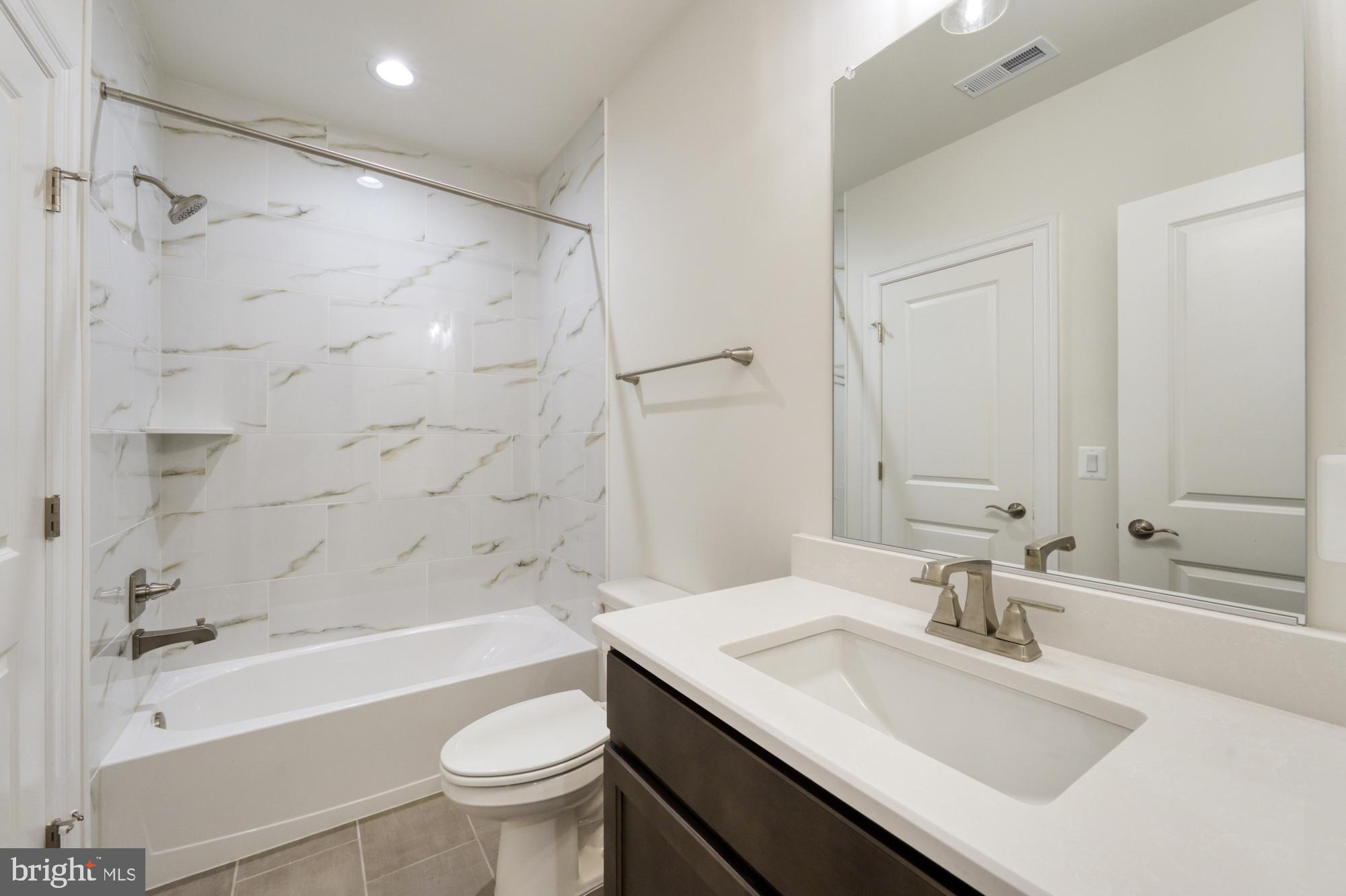 DEVON PARK - Residential