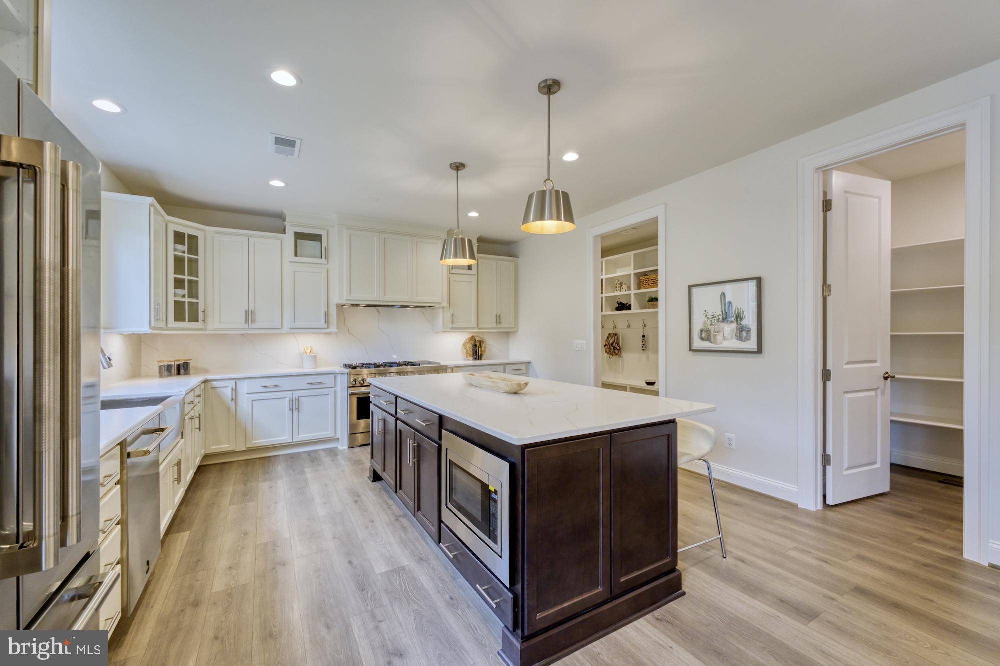 DEVON PARK - Residential